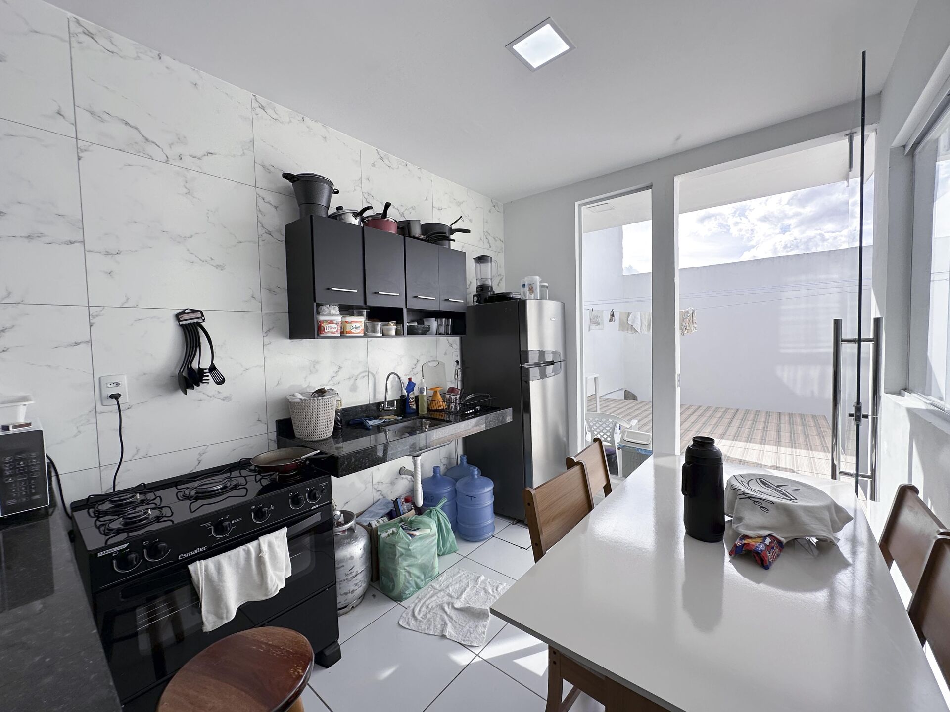 Imagens do imóveis Casa Duplex á venda por R$ 390.000,00 no bairro Aloisio Pinto