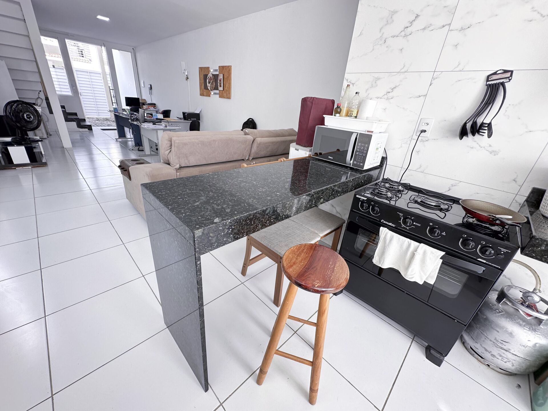 Imagens do imóveis Casa Duplex á venda por R$ 390.000,00 no bairro Aloisio Pinto