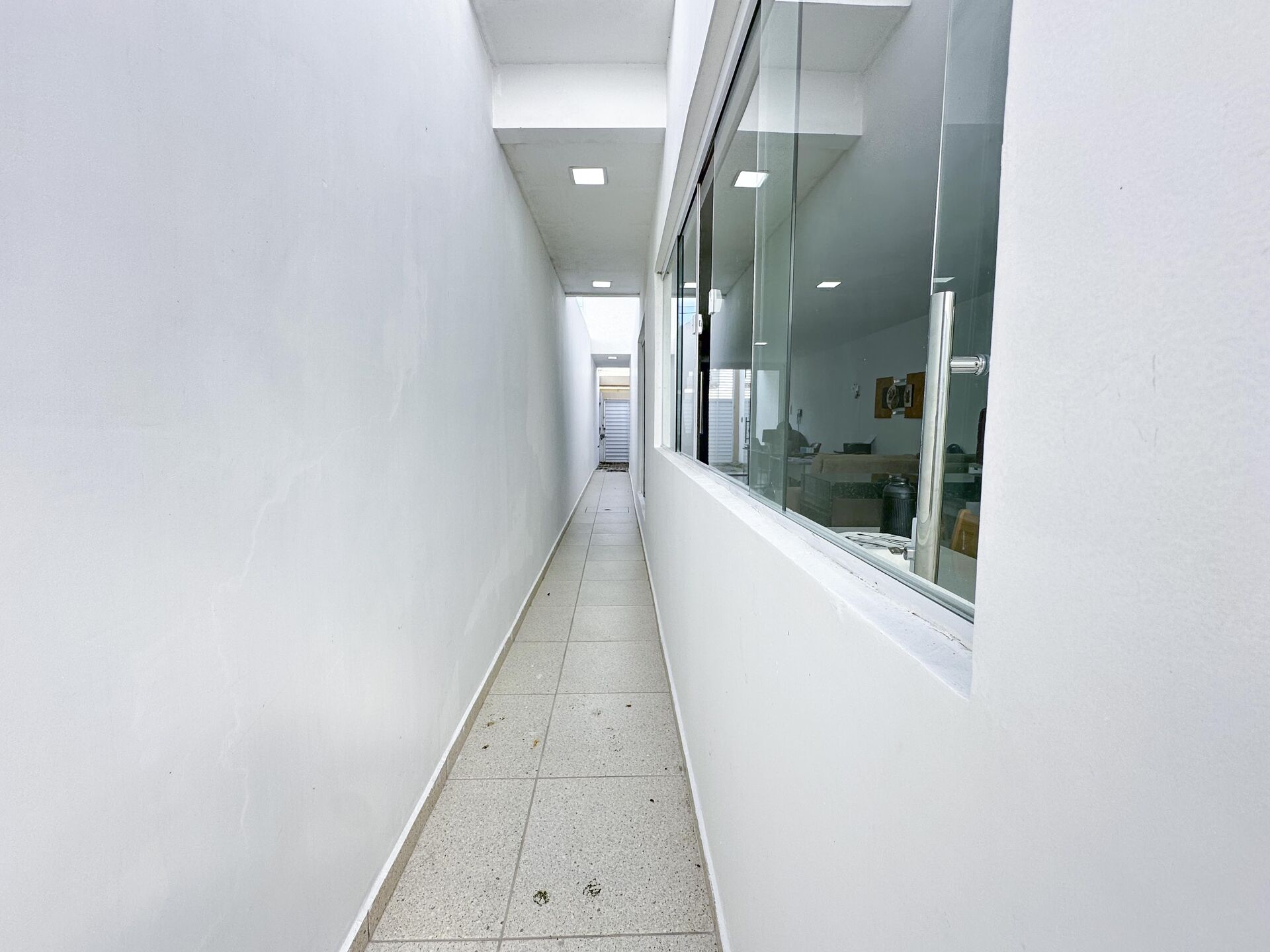 Imagens do imóveis Casa Duplex á venda por R$ 390.000,00 no bairro Aloisio Pinto