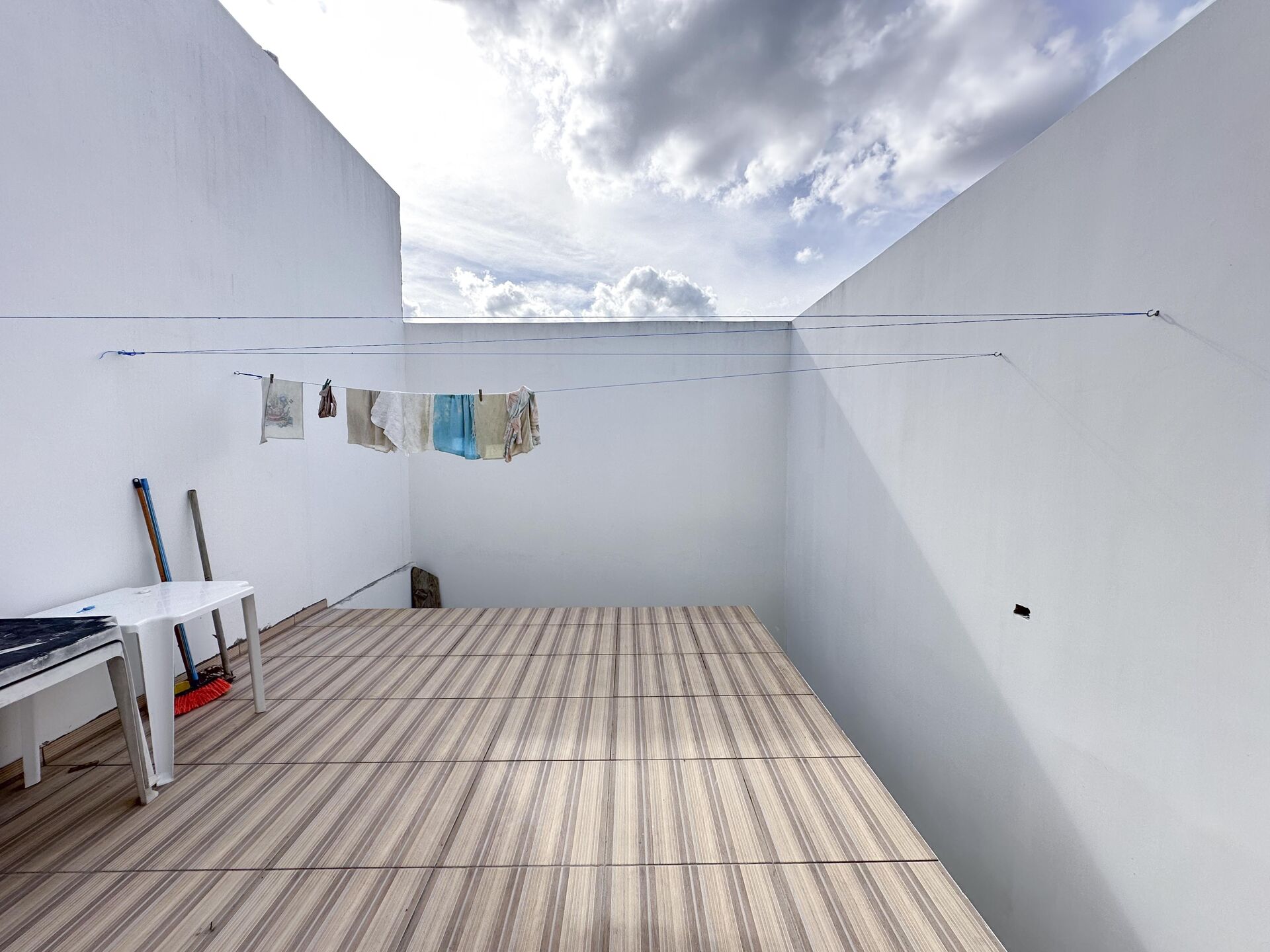 Imagens do imóveis Casa Duplex á venda por R$ 390.000,00 no bairro Aloisio Pinto