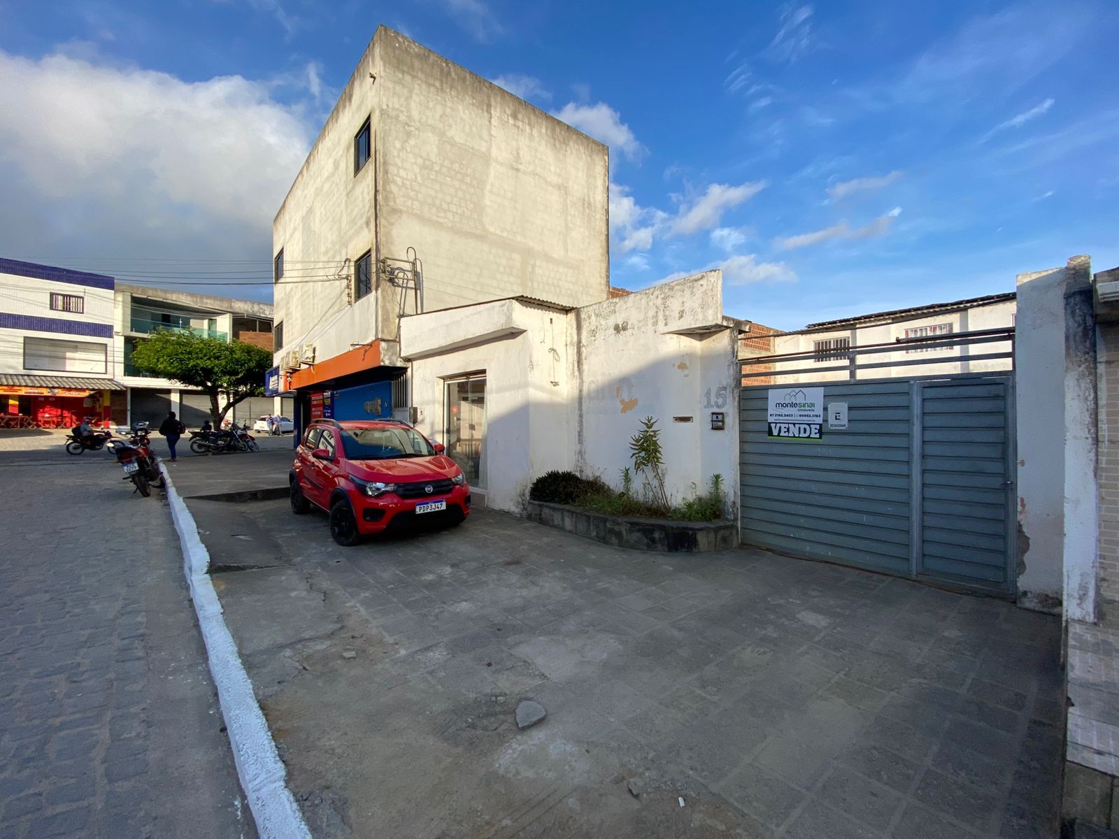 Imagens do imóveis Casa Padrão a venda por R$ 450.000,00 com ponto comercial