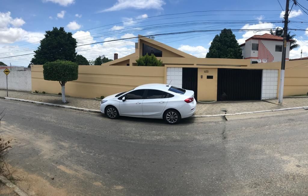 Casa com 5 quartos  à venda, 600 m² por R$ 1.500.000 - Heliópolis - Garanhuns/PE