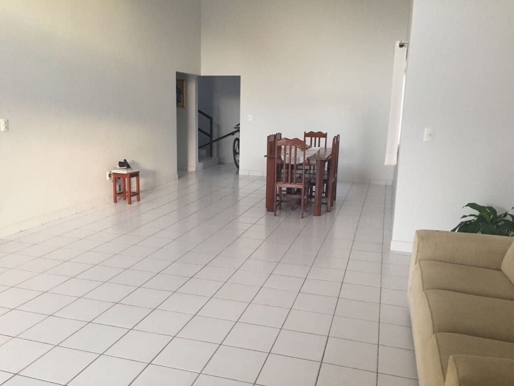 Casa com 5 quartos  à venda, 600 m² por R$ 1.500.000 - Heliópolis - Garanhuns/PE
