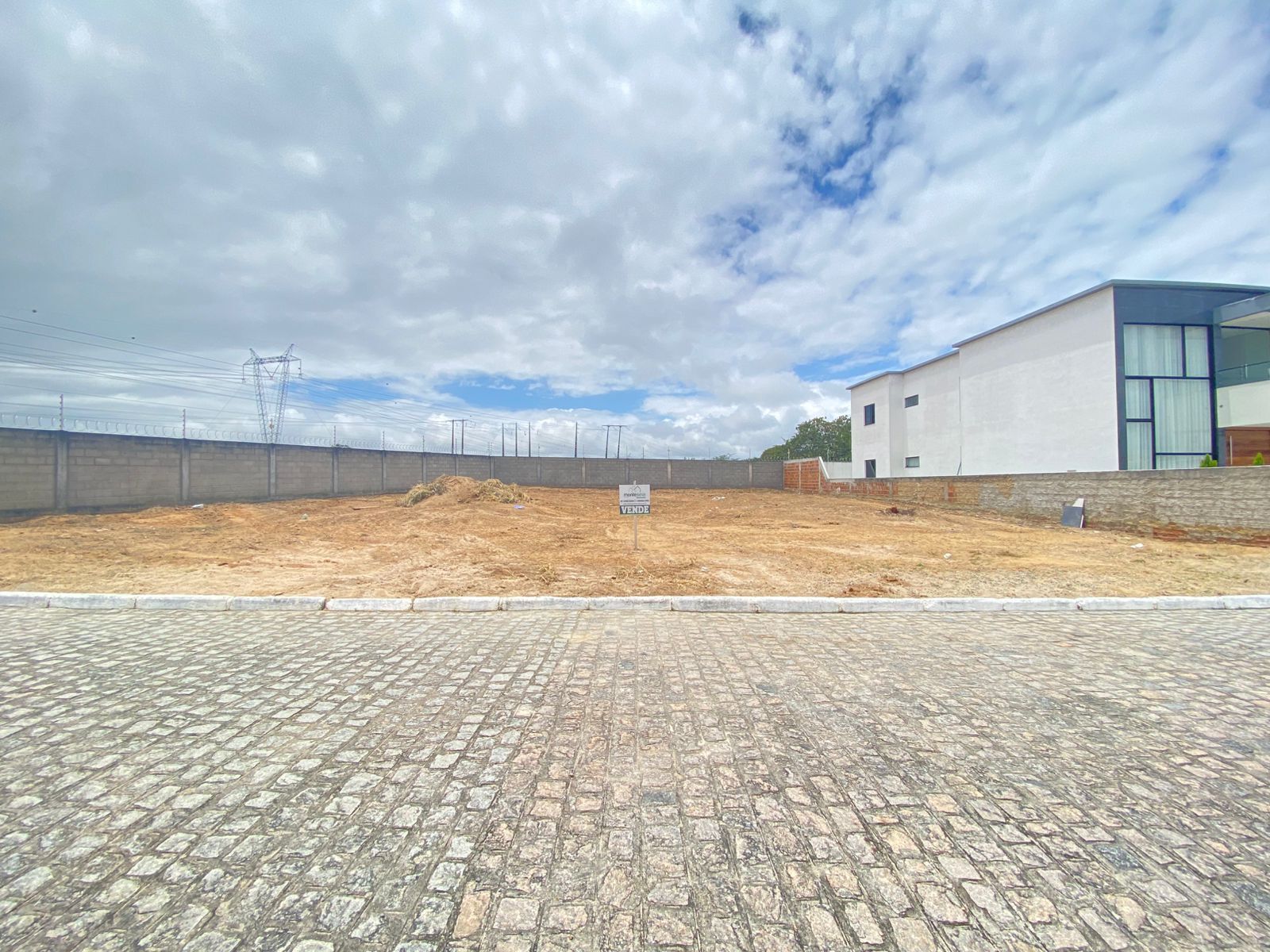 Terreno à venda no bairro Heliópolis em Garanhuns/PE