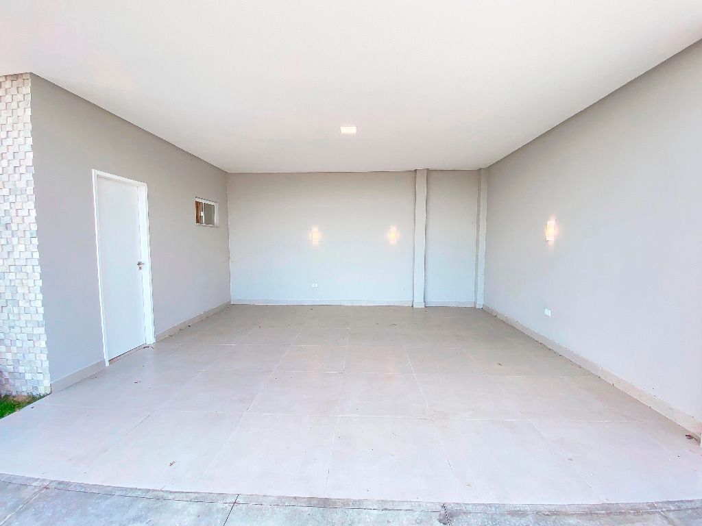 Imagens do imóveis Casa Alto Padrão aluguel por R$ 4.700,00 no condominio Ville De Fluers