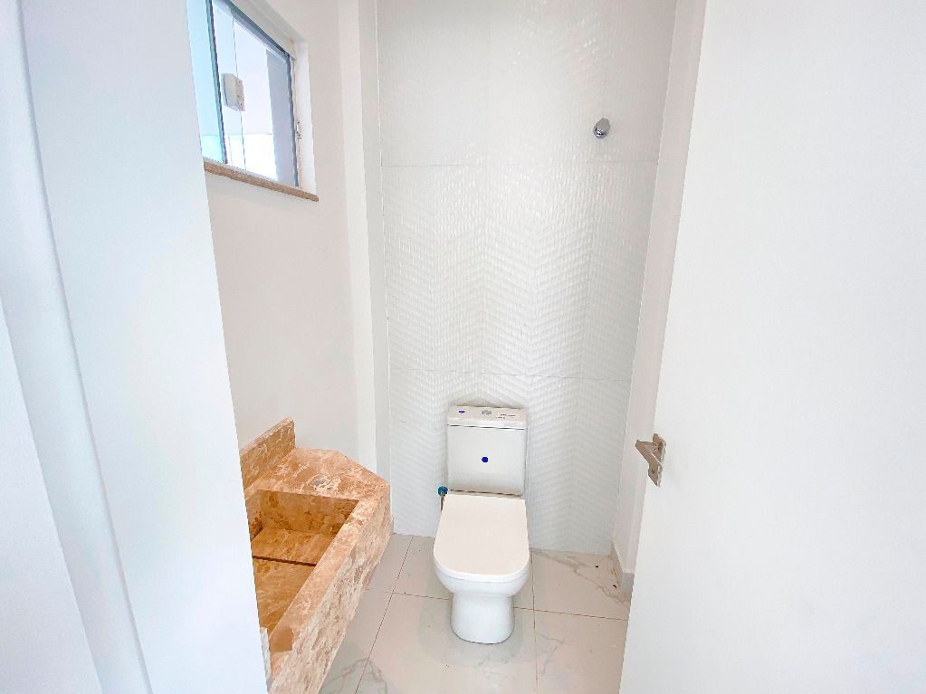 Imagens do imóveis Casa Alto Padrão aluguel por R$ 4.700,00 no condominio Ville De Fluers