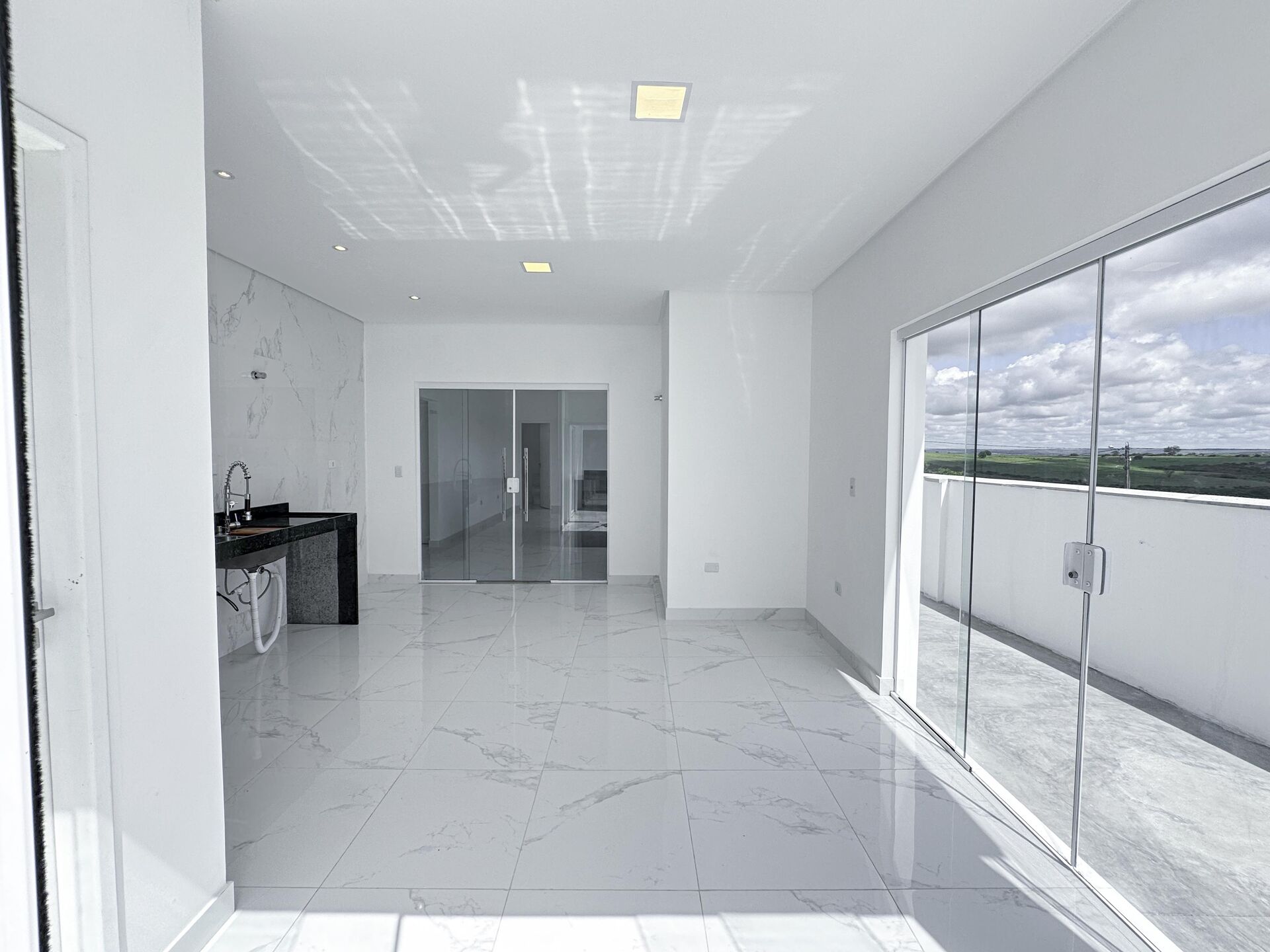 Imagens do imóveis Casa Alto Padrão aluguel por R$ 4.700,00 no condominio Ville De Fluers