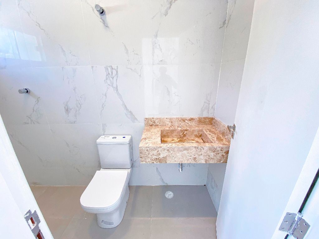 Imagens do imóveis Casa Alto Padrão aluguel por R$ 4.700,00 no condominio Ville De Fluers