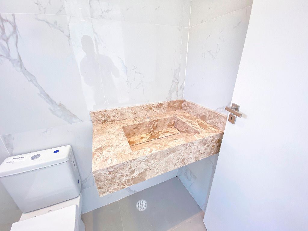 Imagens do imóveis Casa Alto Padrão aluguel por R$ 4.700,00 no condominio Ville De Fluers