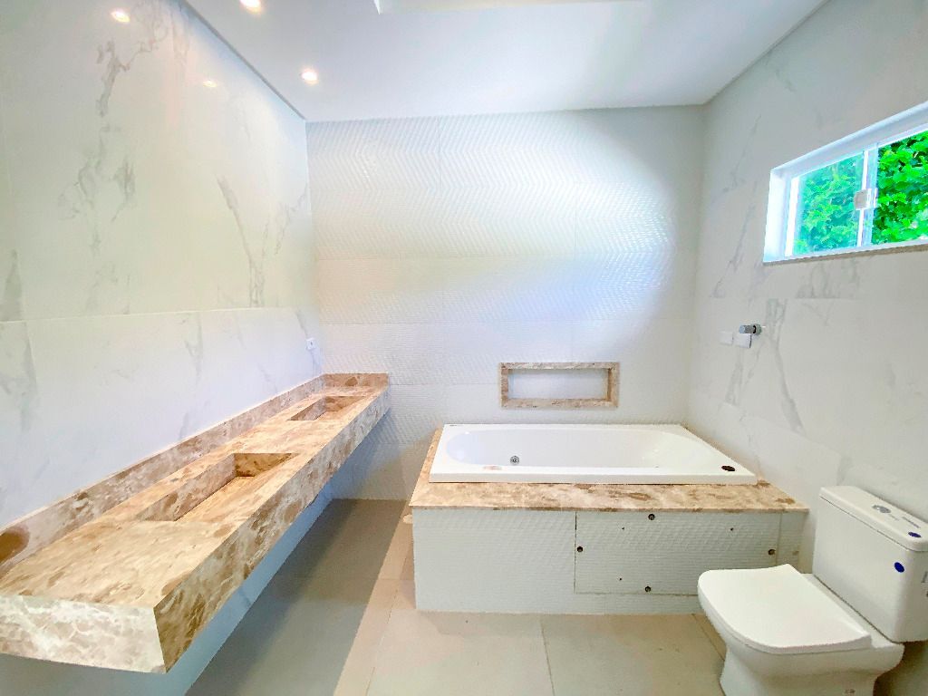 Imagens do imóveis Casa Alto Padrão aluguel por R$ 4.700,00 no condominio Ville De Fluers