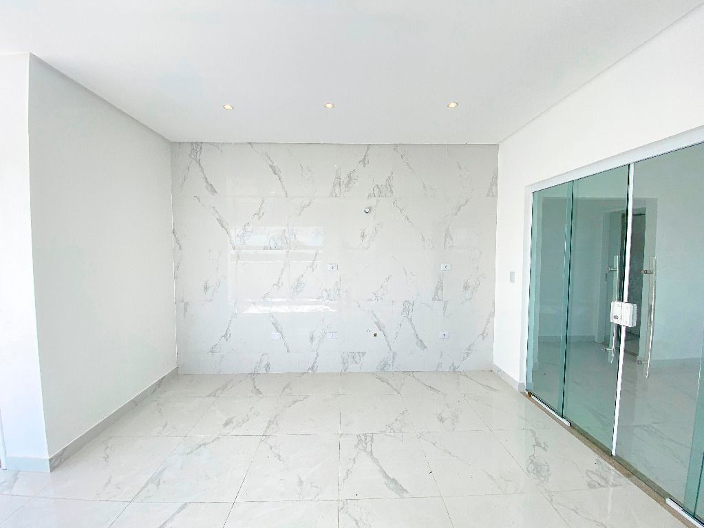 Imagens do imóveis Casa Alto Padrão aluguel por R$ 4.700,00 no condominio Ville De Fluers