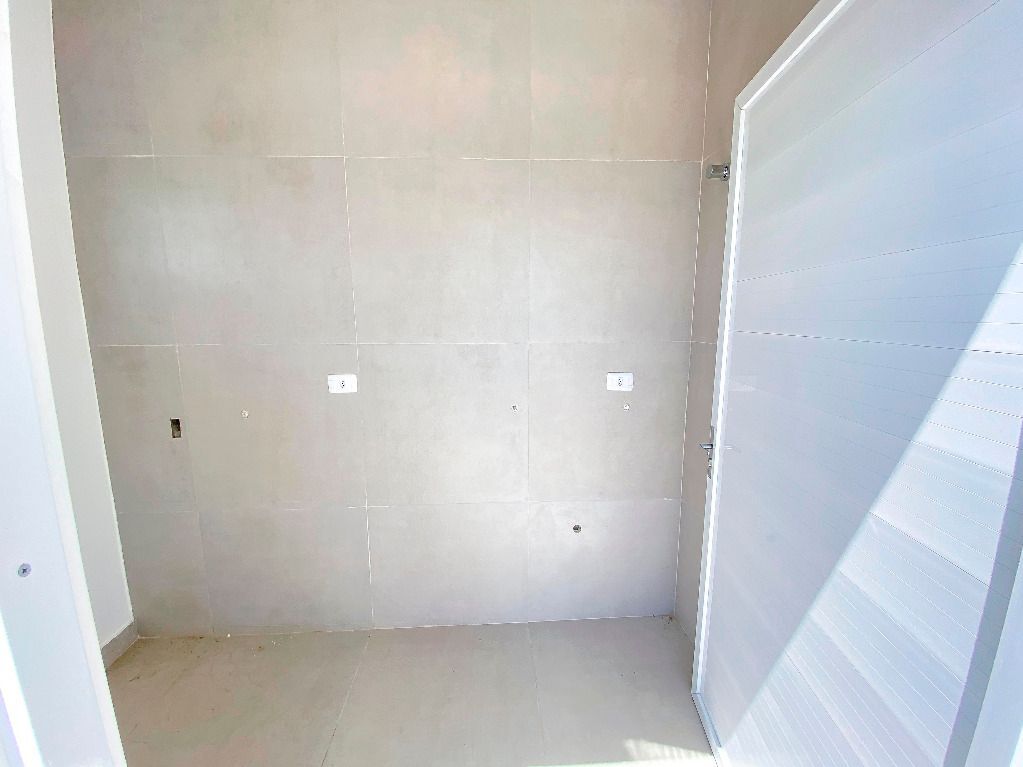 Imagens do imóveis Casa Alto Padrão aluguel por R$ 4.700,00 no condominio Ville De Fluers