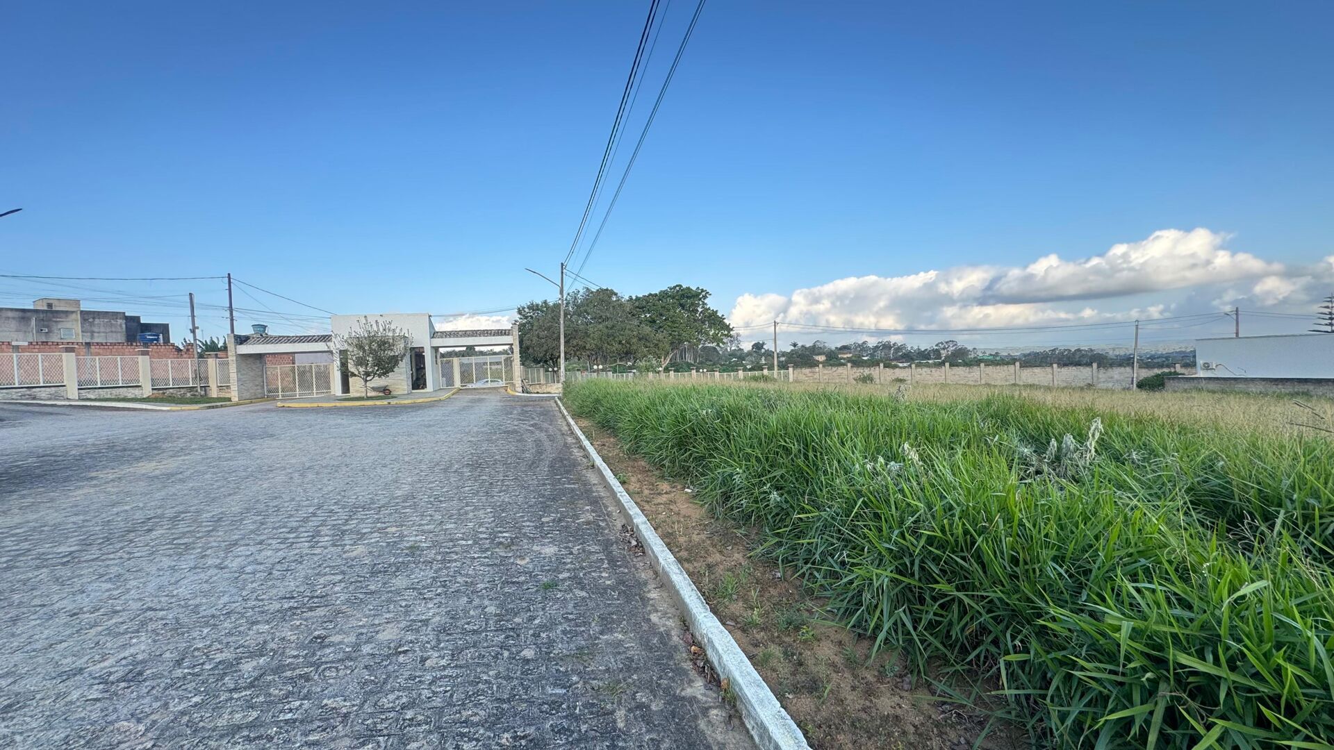 Imagens do imóveis Terreno a venda por R$ 90.000,00 no Condomínio Anumará