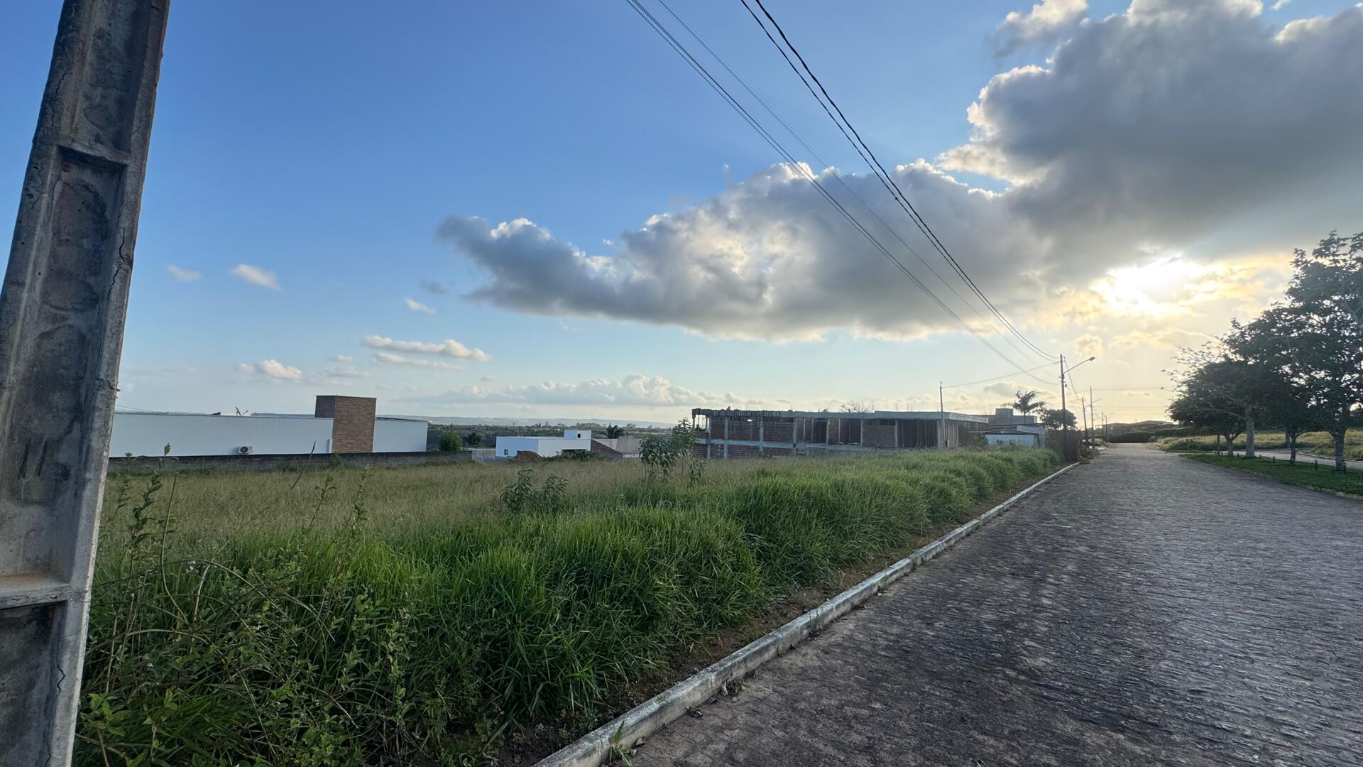 Imagens do imóveis Terreno a venda por R$ 90.000,00 no Condomínio Anumará