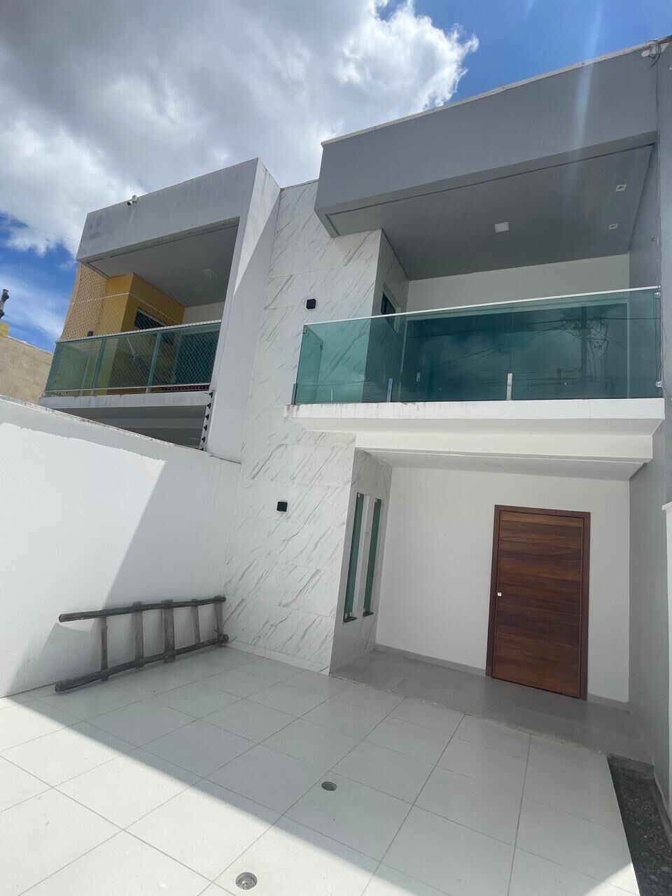 Imagens do imóveis Casa Duplex no bairro Severiano Moraes Filho por R$420.000,00 em Garanhuns-PE