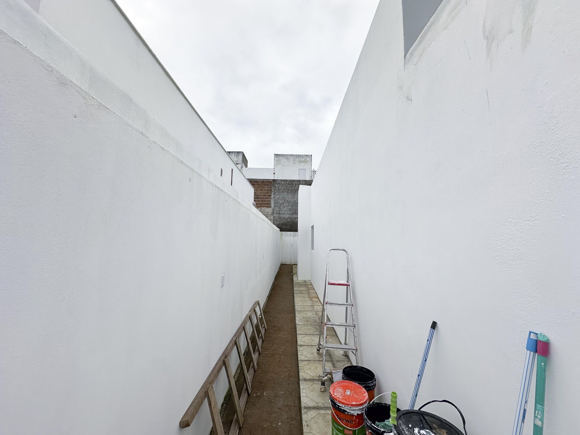 Imagens do imóveis Casa Padrão á venda por R$ 399.000,00 no bairro Cidade Das Flores