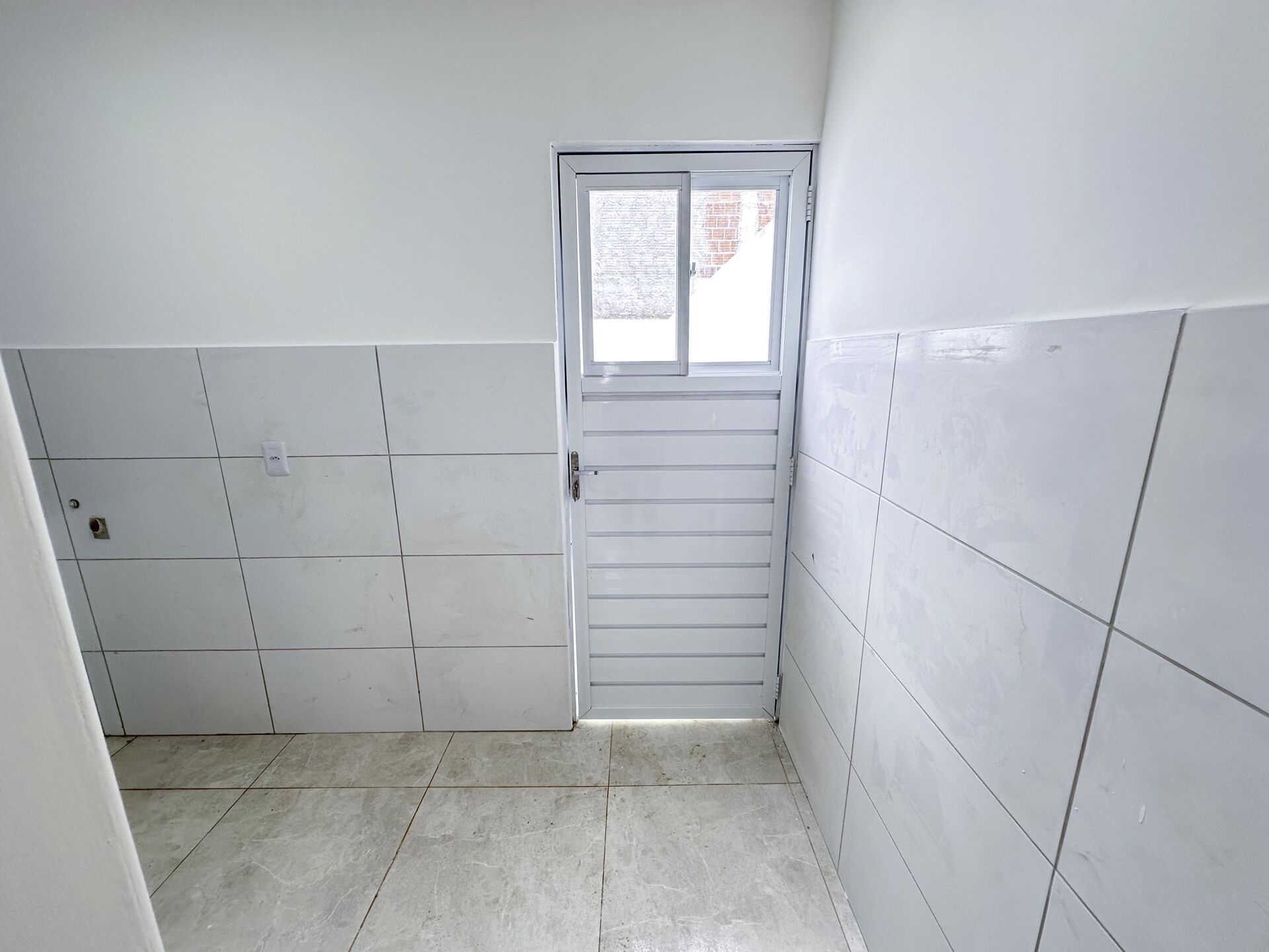 Imagens do imóveis Casa Padrão á venda por R$ 399.000,00 no bairro Cidade Das Flores