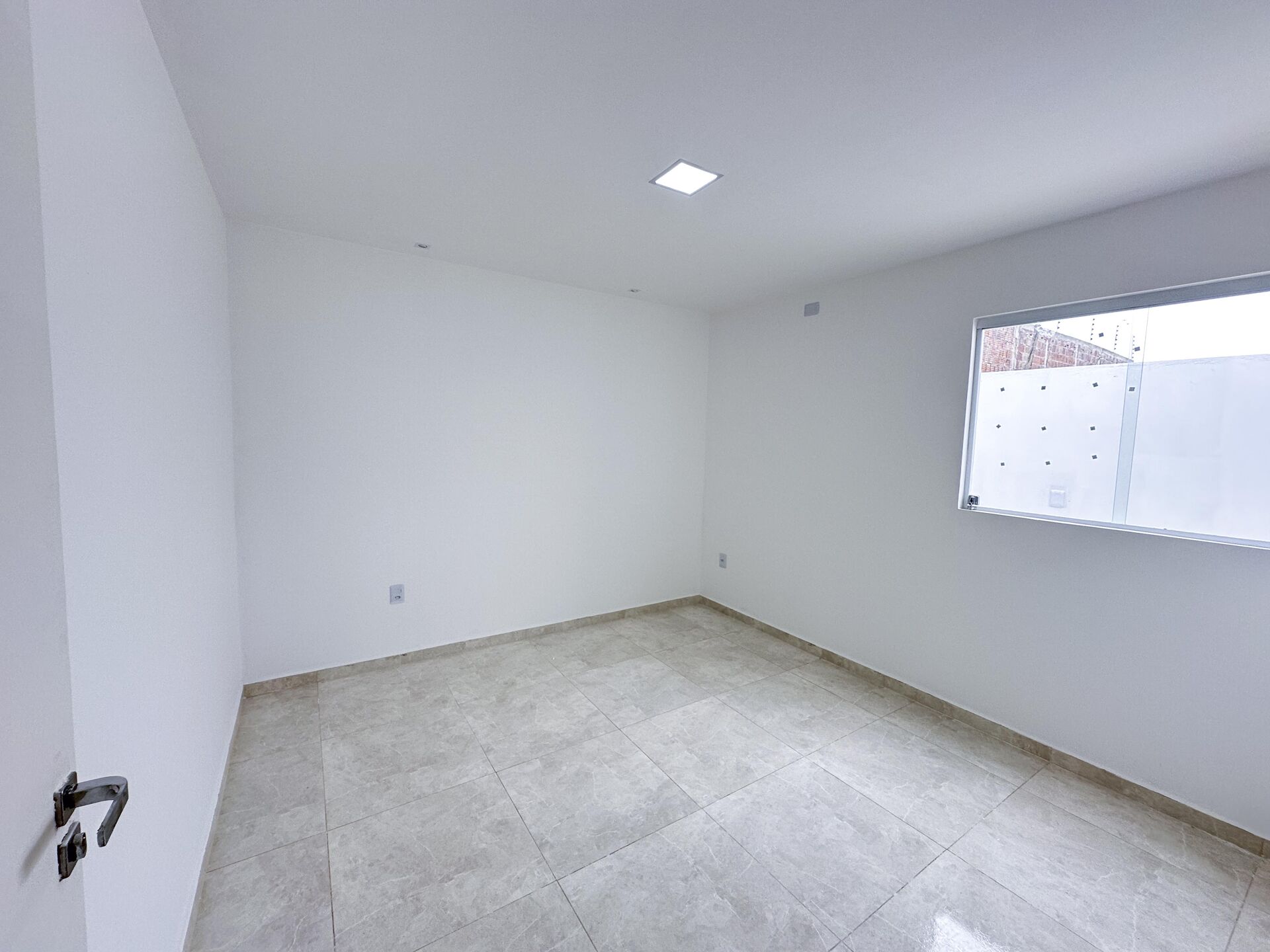 Imagens do imóveis Casa Padrão á venda por R$ 399.000,00 no bairro Cidade Das Flores