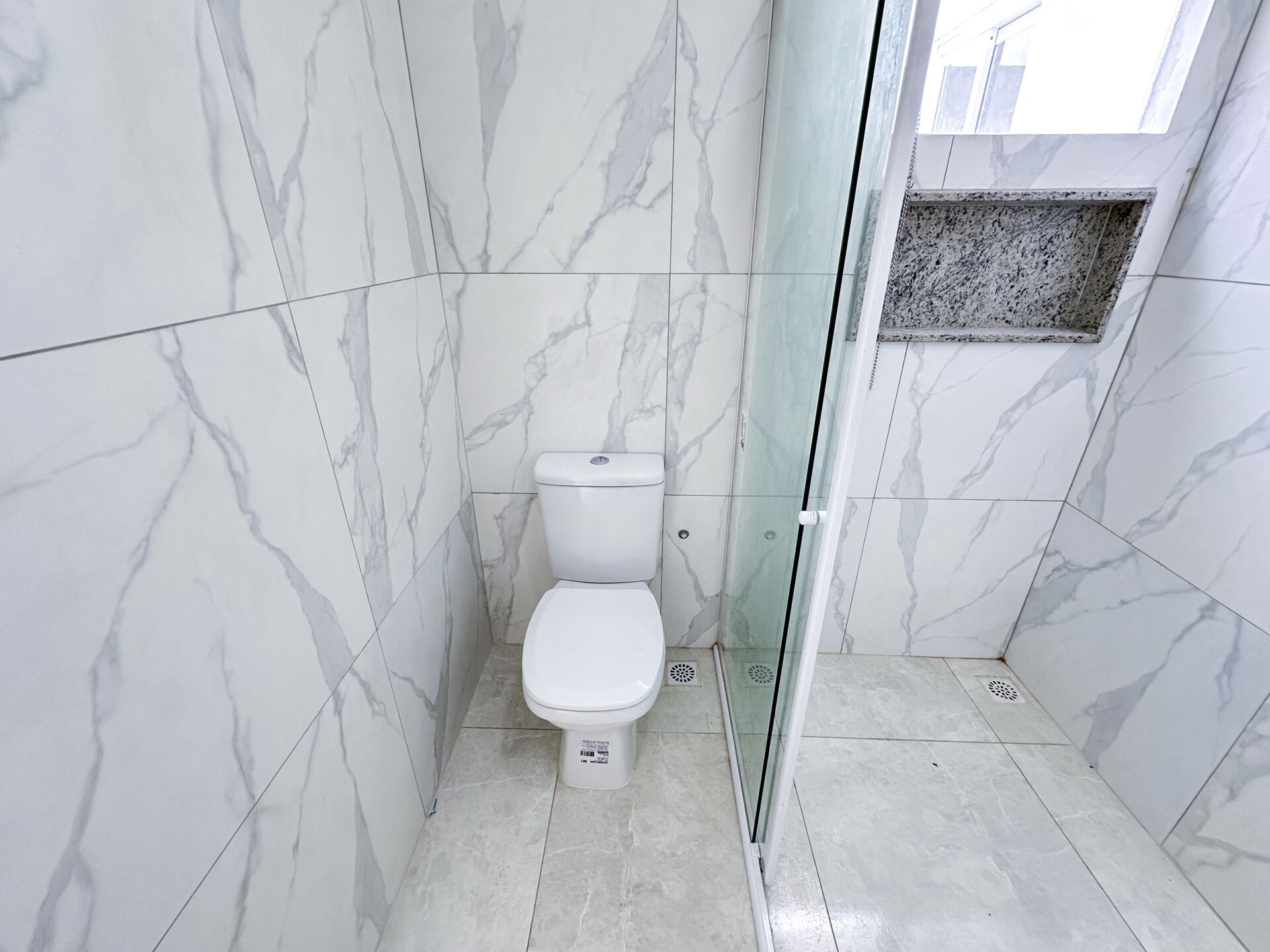 Imagens do imóveis Casa Padrão á venda por R$ 399.000,00 no bairro Cidade Das Flores