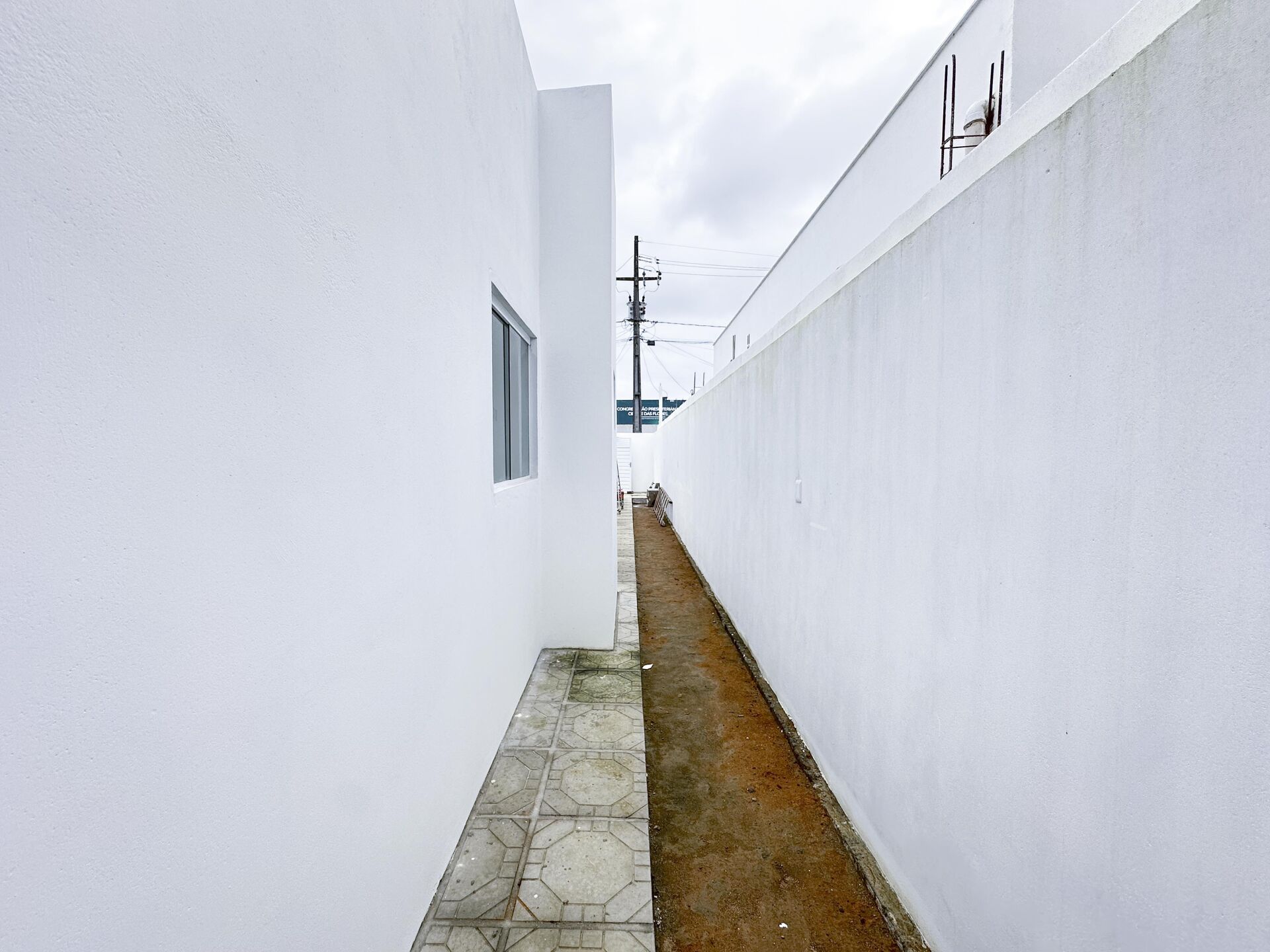 Imagens do imóveis Casa Padrão á venda por R$ 399.000,00 no bairro Cidade Das Flores