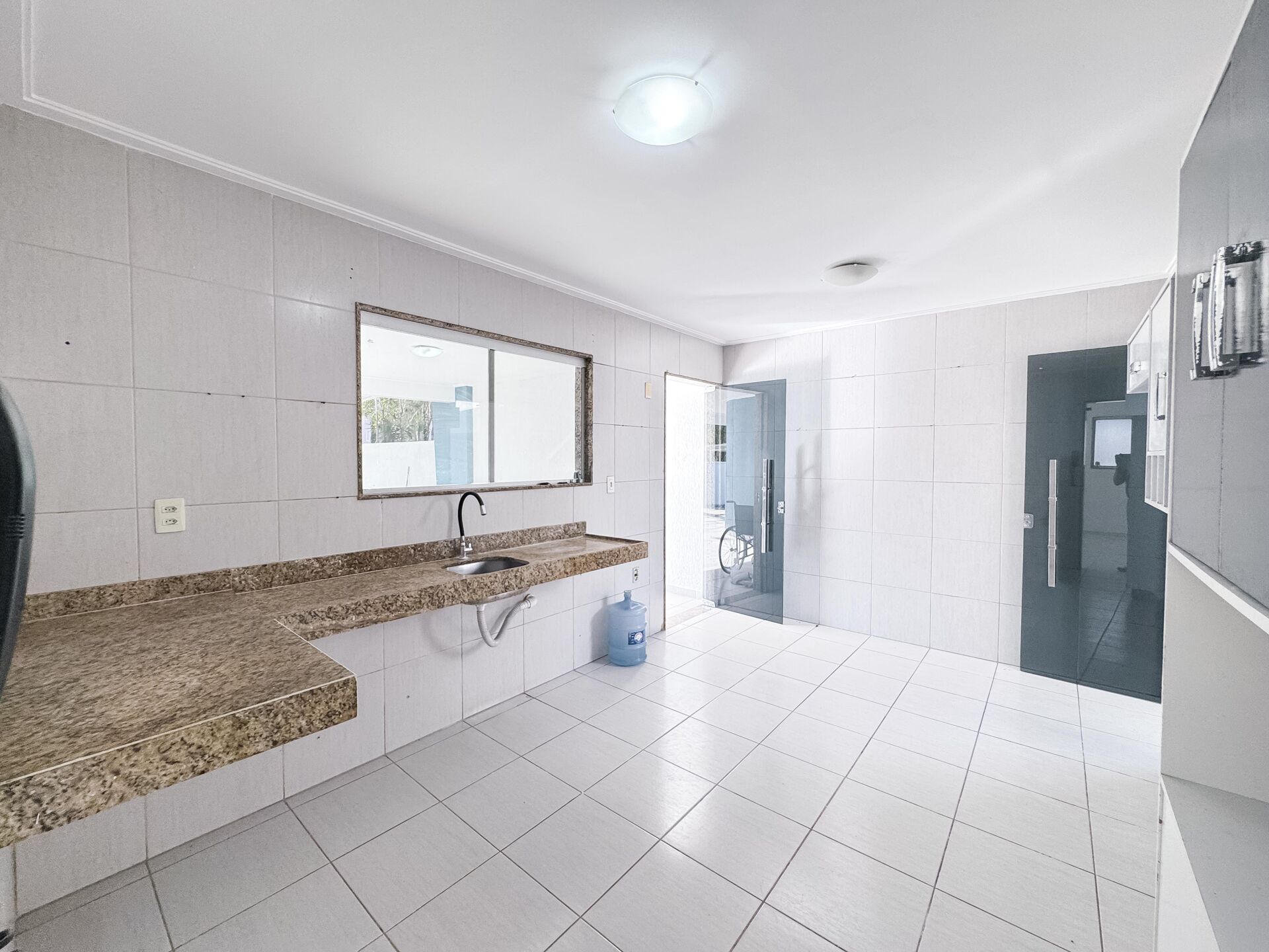 Casa alto padrão com 03 quartos para aluguel por R$ 2.600,00 - Condomínio Mont Serrat - Garanhuns/PE