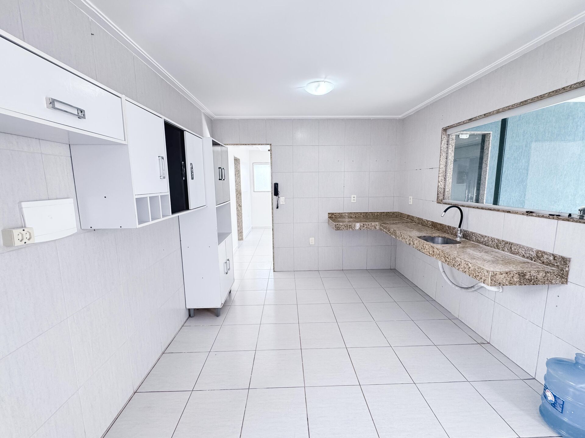 Casa alto padrão com 03 quartos para aluguel por R$ 2.600,00 - Condomínio Mont Serrat - Garanhuns/PE