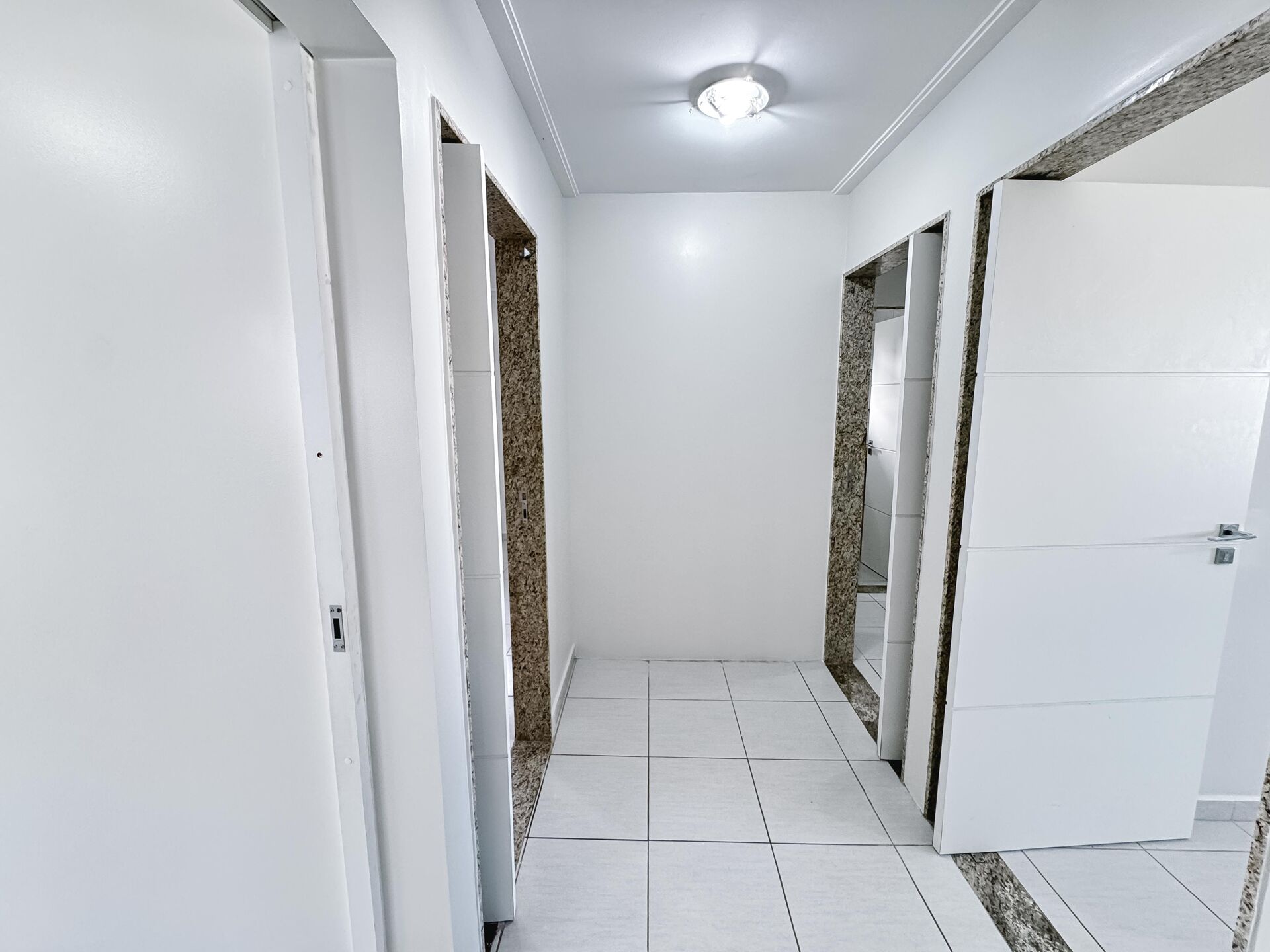 Casa alto padrão com 03 quartos para aluguel por R$ 2.600,00 - Condomínio Mont Serrat - Garanhuns/PE