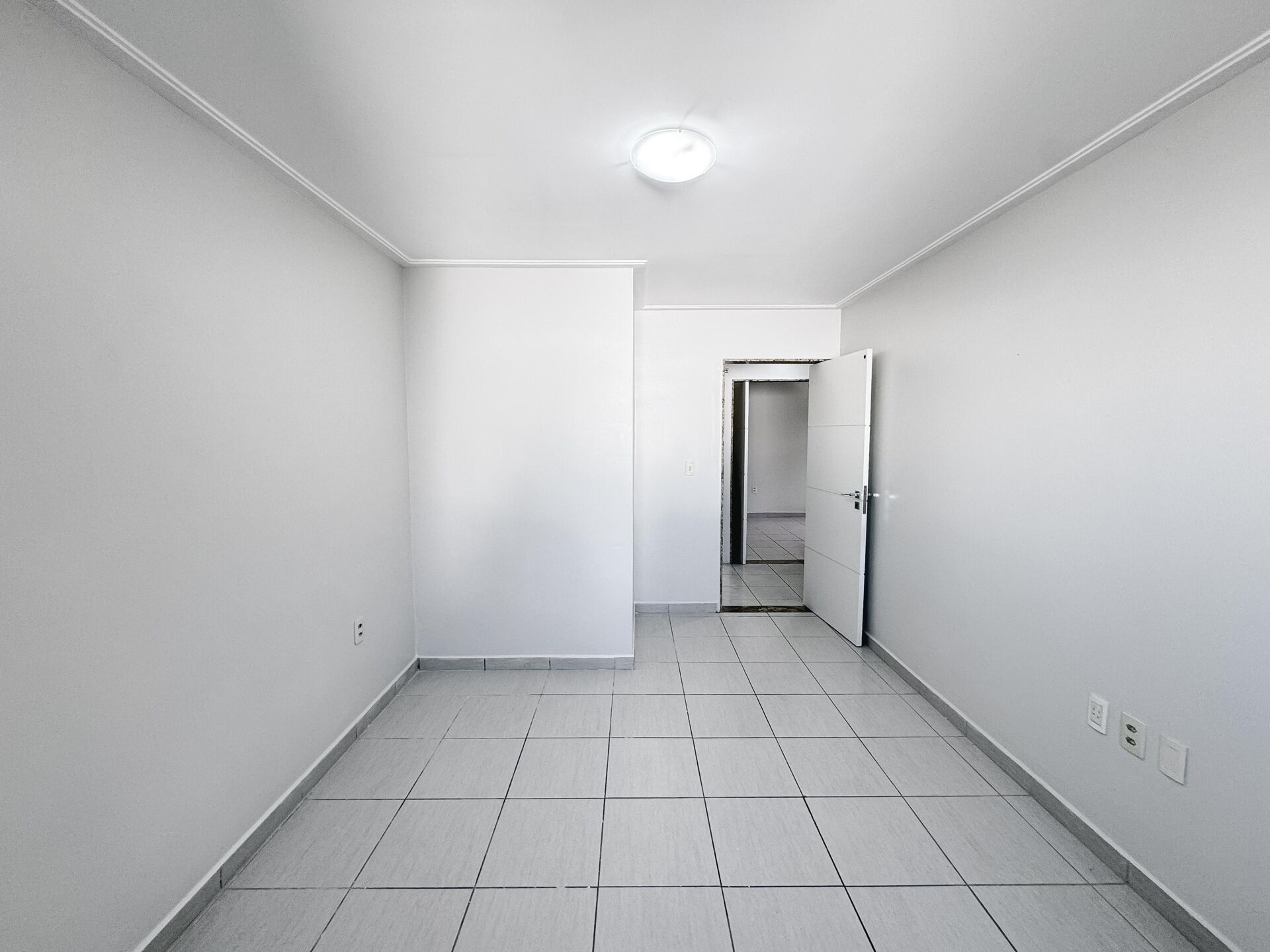 Casa alto padrão com 03 quartos para aluguel por R$ 2.600,00 - Condomínio Mont Serrat - Garanhuns/PE