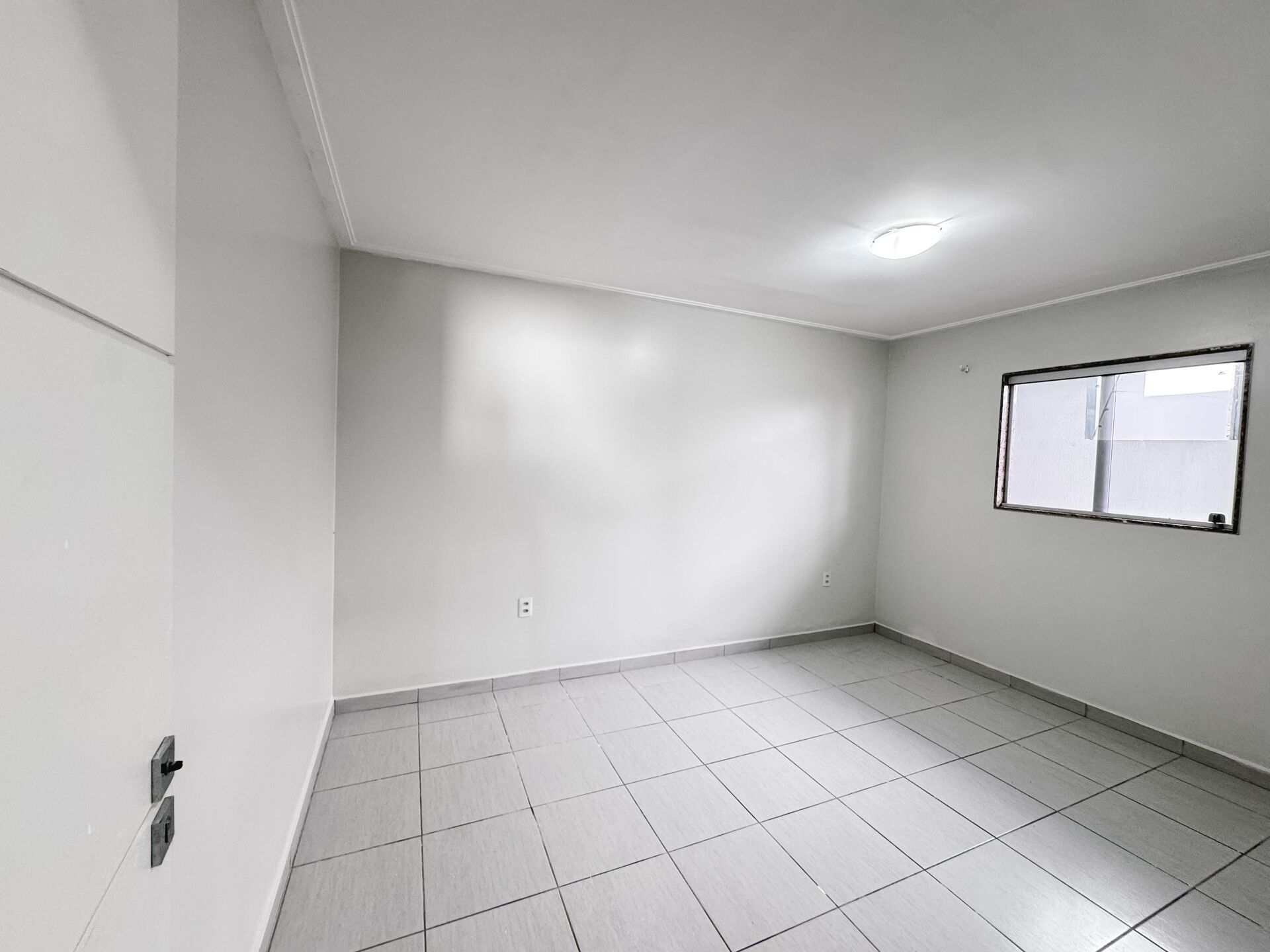 Casa alto padrão com 03 quartos para aluguel por R$ 2.600,00 - Condomínio Mont Serrat - Garanhuns/PE