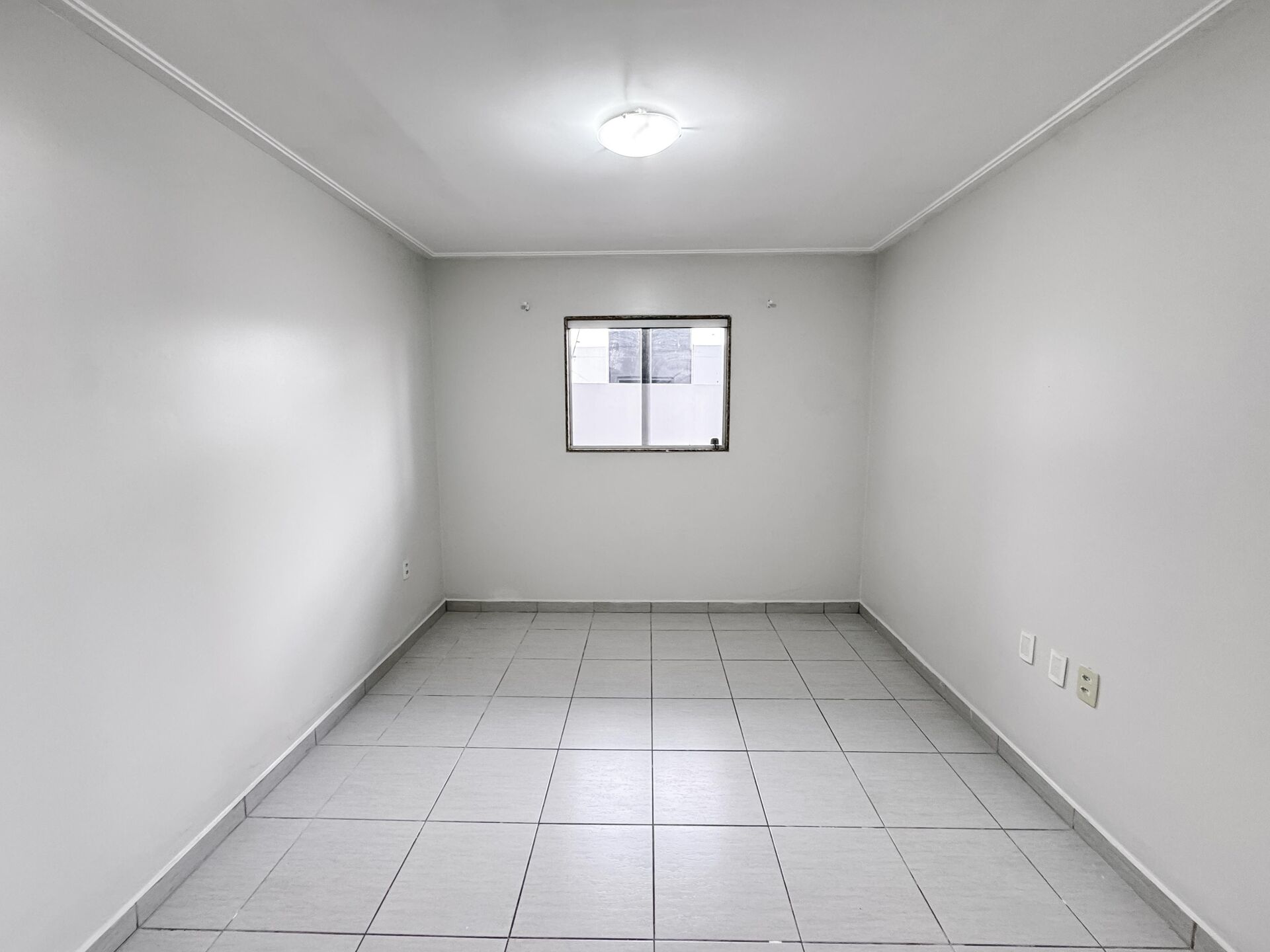 Casa alto padrão com 03 quartos para aluguel por R$ 2.600,00 - Condomínio Mont Serrat - Garanhuns/PE