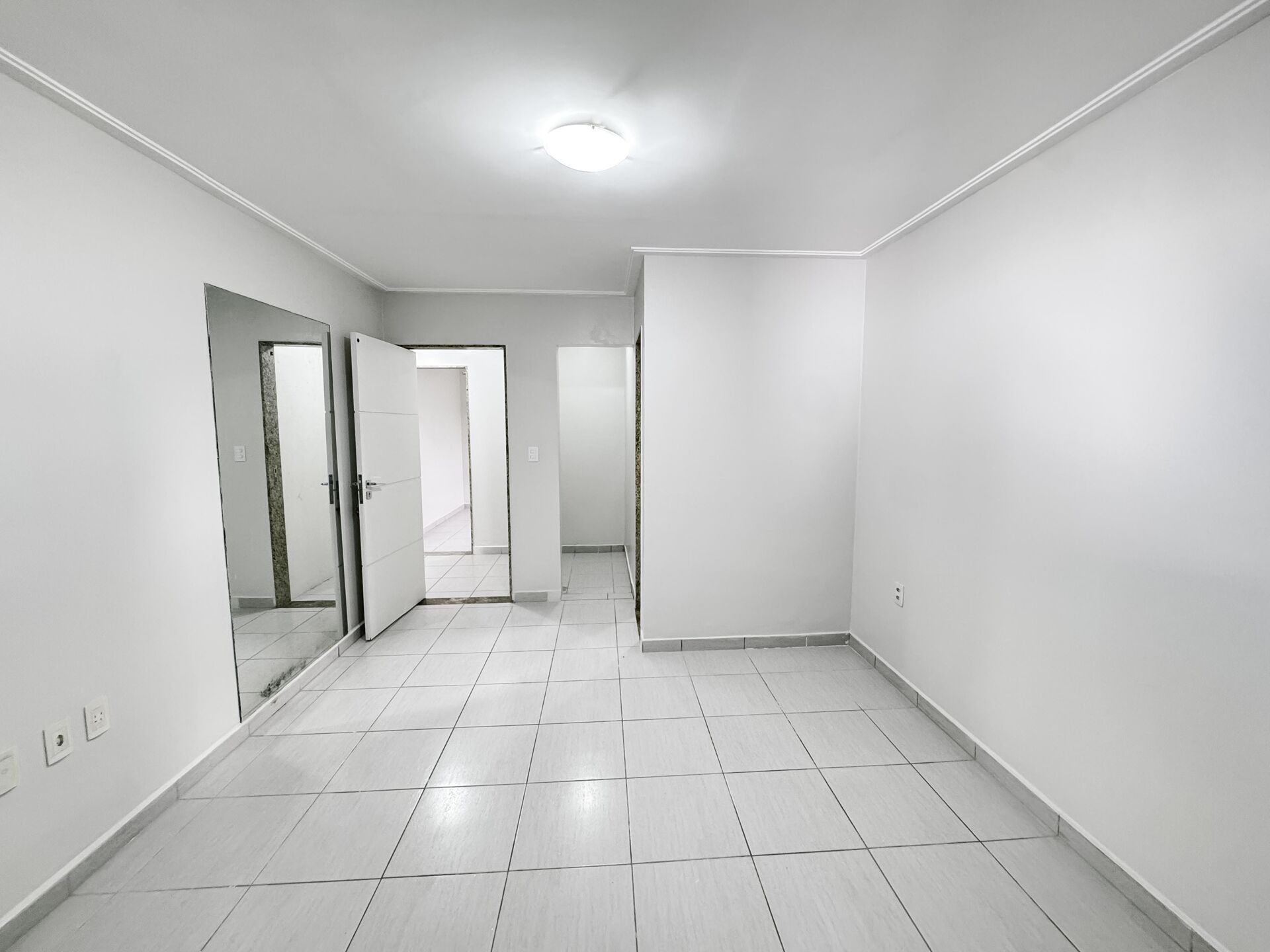 Casa alto padrão com 03 quartos para aluguel por R$ 2.600,00 - Condomínio Mont Serrat - Garanhuns/PE