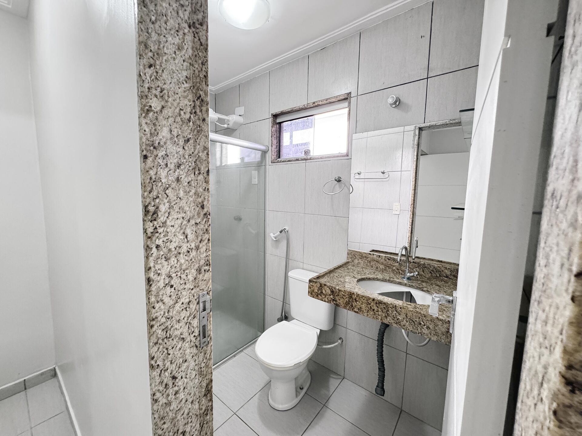 Casa alto padrão com 03 quartos para aluguel por R$ 2.600,00 - Condomínio Mont Serrat - Garanhuns/PE