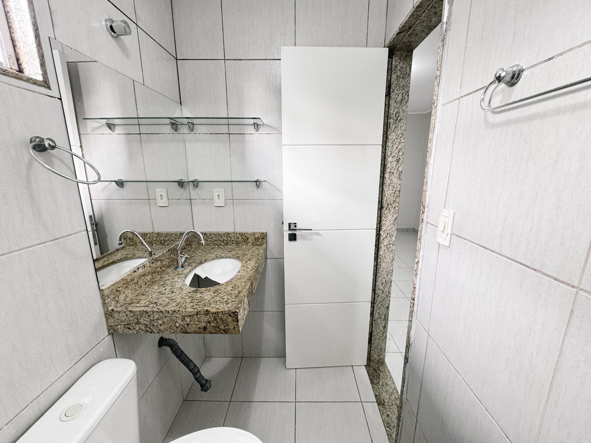 Casa alto padrão com 03 quartos para aluguel por R$ 2.600,00 - Condomínio Mont Serrat - Garanhuns/PE