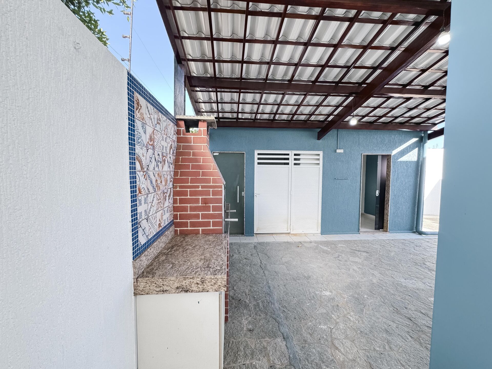 Casa alto padrão com 03 quartos para aluguel por R$ 2.600,00 - Condomínio Mont Serrat - Garanhuns/PE