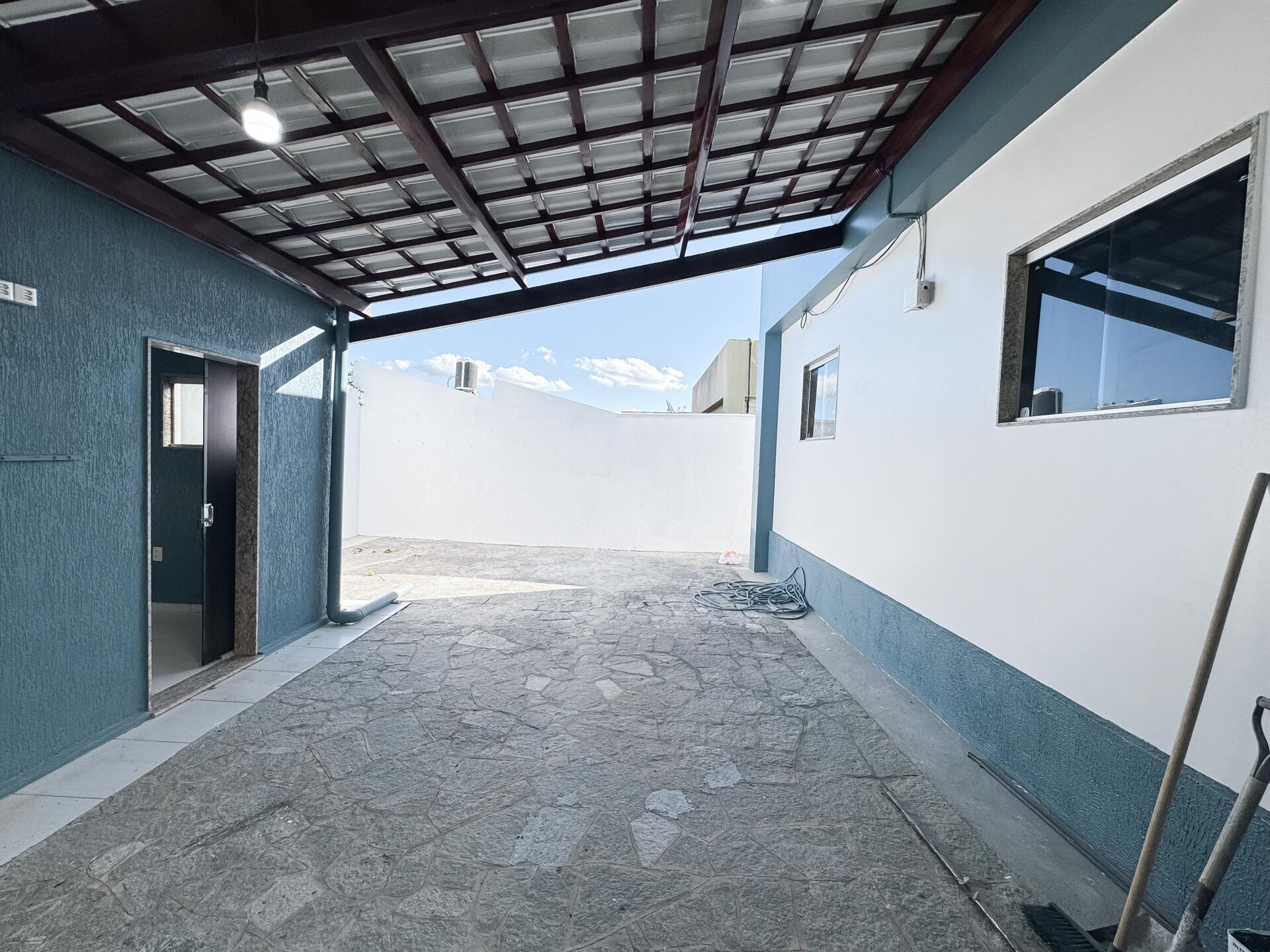 Casa alto padrão com 03 quartos para aluguel por R$ 2.600,00 - Condomínio Mont Serrat - Garanhuns/PE