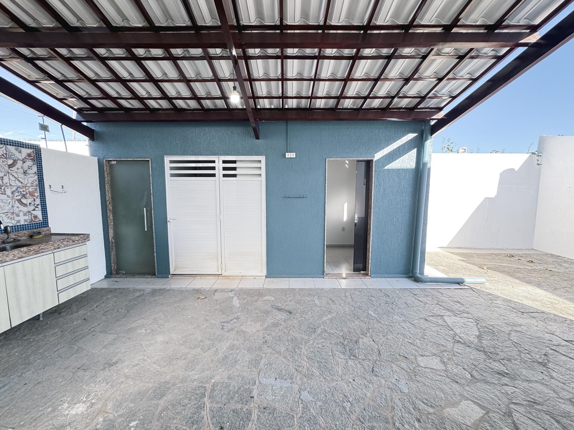 Casa alto padrão com 03 quartos para aluguel por R$ 2.600,00 - Condomínio Mont Serrat - Garanhuns/PE