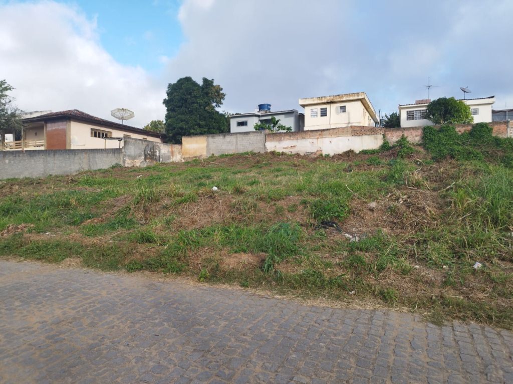 Terreno à venda, 1500 m² por R$ 980.000,00 - Heliópolis - Garanhuns/PE
