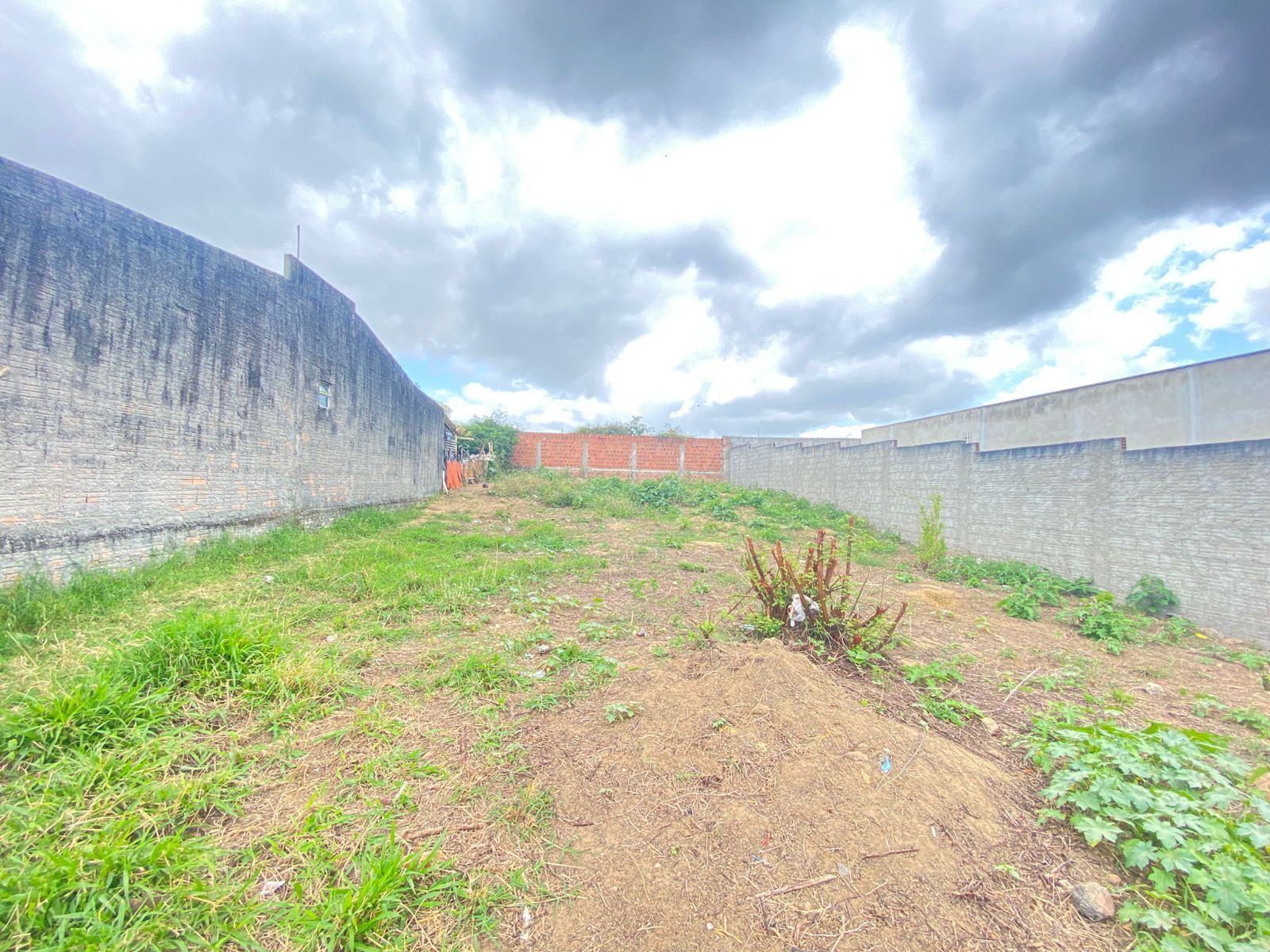 Imagens do imóveis Terreno Escriturado  a venda 15x30 por R$ 85.000,00 no bairro cohab 3