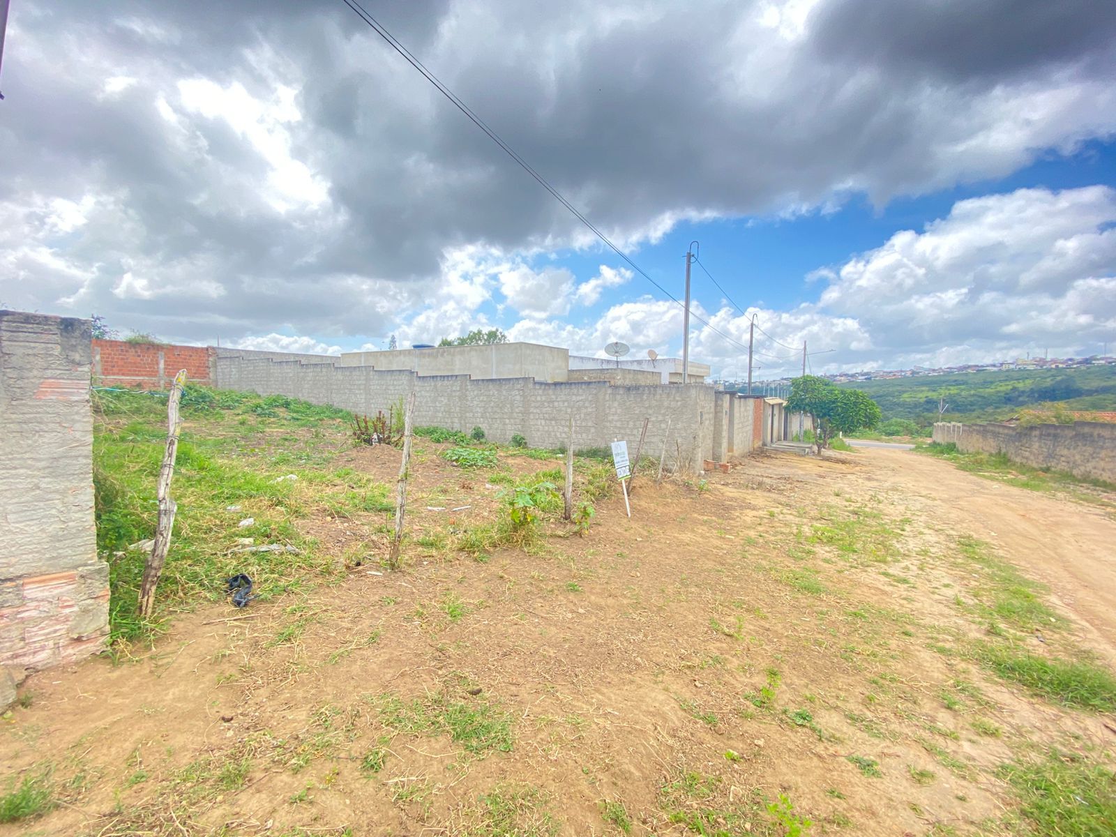 Imagens do imóveis Terreno Escriturado  a venda 15x30 por R$ 85.000,00 no bairro cohab 3