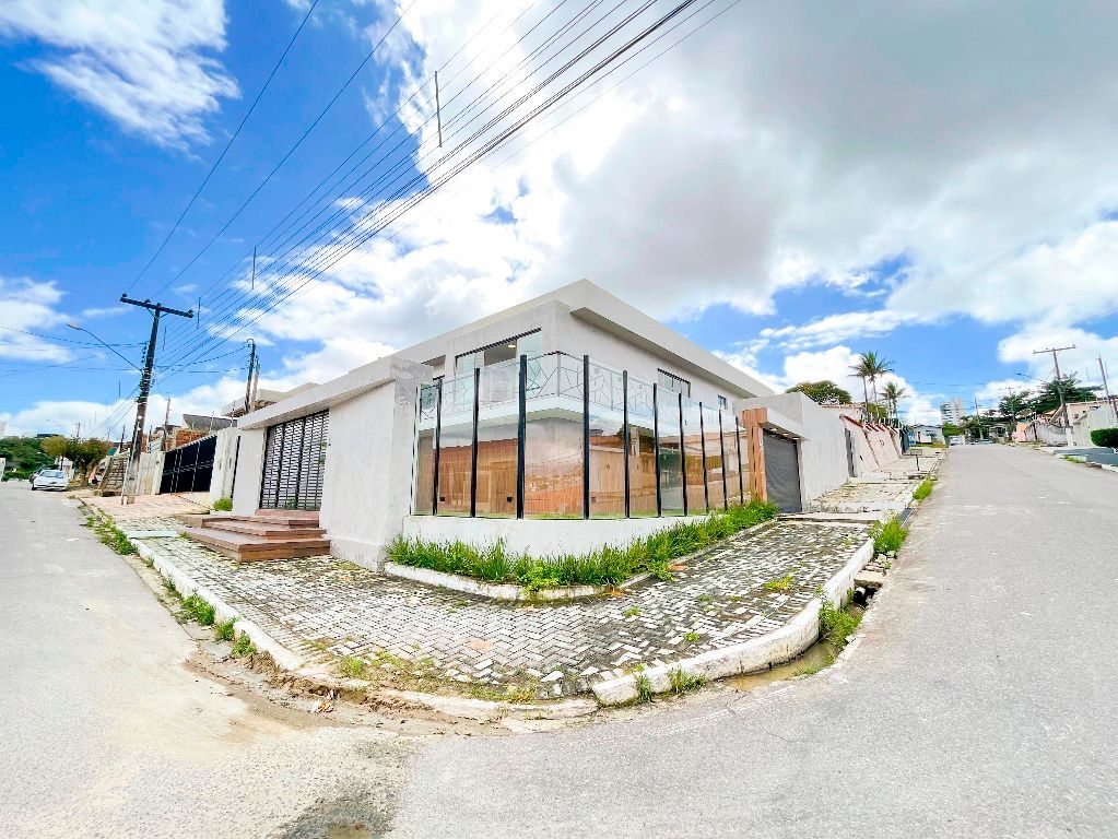 Imagens do imóveis Casa com 4 quartos à venda, 274 m² por R$ 1.400.000 - Heliópolis - Garanhuns/PE