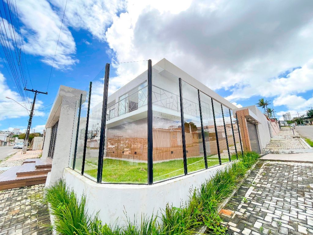 Imagens do imóveis Casa com 4 quartos à venda, 274 m² por R$ 1.400.000 - Heliópolis - Garanhuns/PE