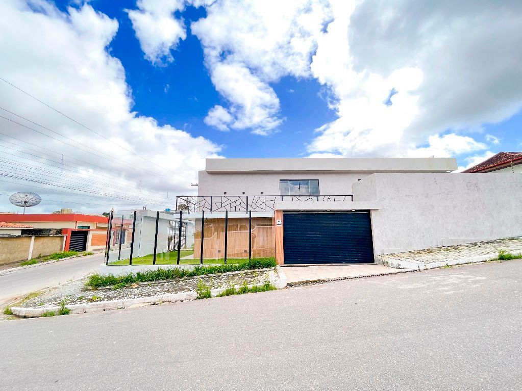 Imagens do imóveis Casa com 4 quartos à venda, 274 m² por R$ 1.400.000 - Heliópolis - Garanhuns/PE