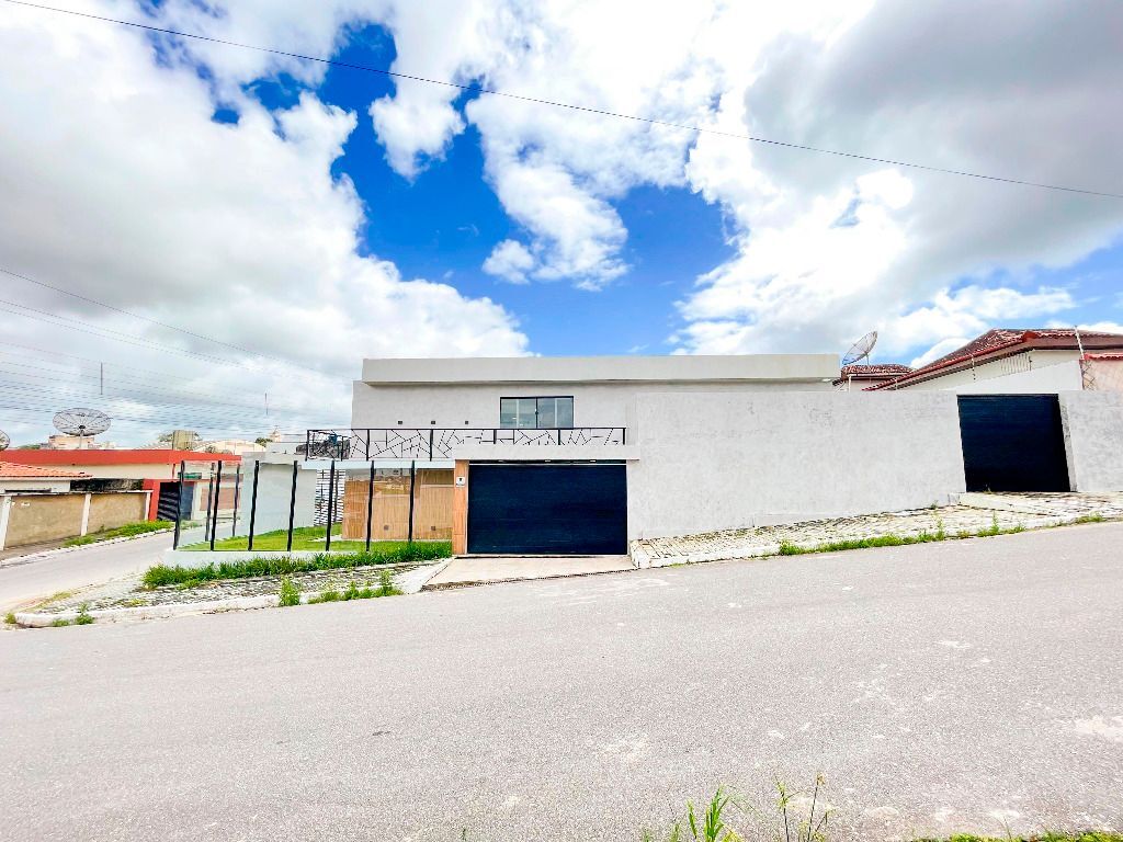 Imagens do imóveis Casa com 4 quartos à venda, 274 m² por R$ 1.400.000 - Heliópolis - Garanhuns/PE