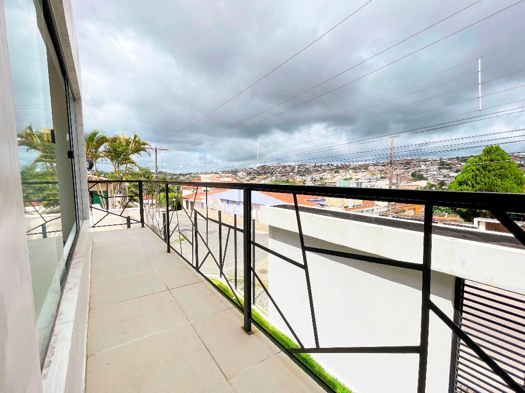 Imagens do imóveis Casa com 4 quartos à venda, 274 m² por R$ 1.400.000 - Heliópolis - Garanhuns/PE