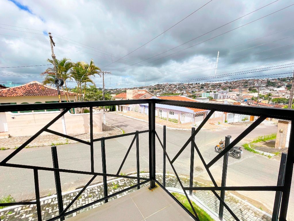 Imagens do imóveis Casa com 4 quartos à venda, 274 m² por R$ 1.400.000 - Heliópolis - Garanhuns/PE