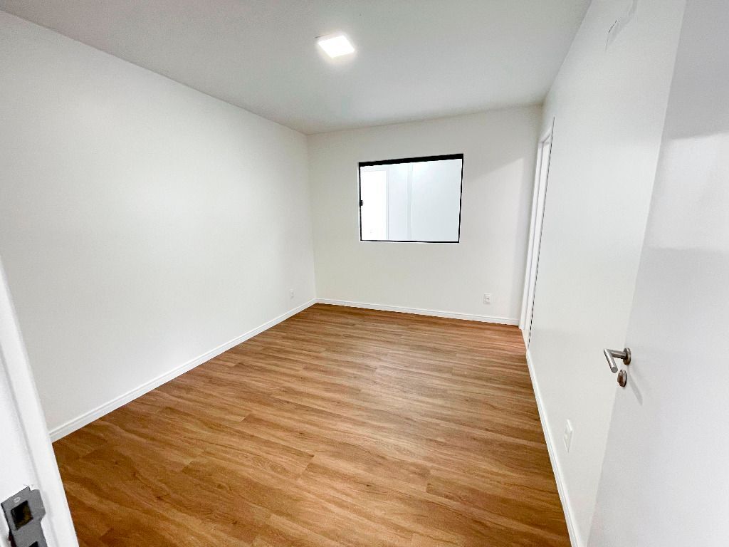 Casa com 4 quartos à venda, 274 m² por R$ 1.400.000 - Heliópolis - Garanhuns/PE