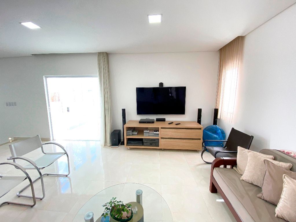 Casa com 4 quartos à venda, 460 m² por R$ 1.400.000 - Condomínio Morada Nobre - Garanhuns/PE