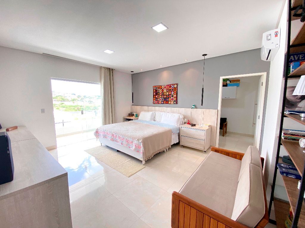 Casa com 4 quartos à venda, 460 m² por R$ 1.400.000 - Condomínio Morada Nobre - Garanhuns/PE