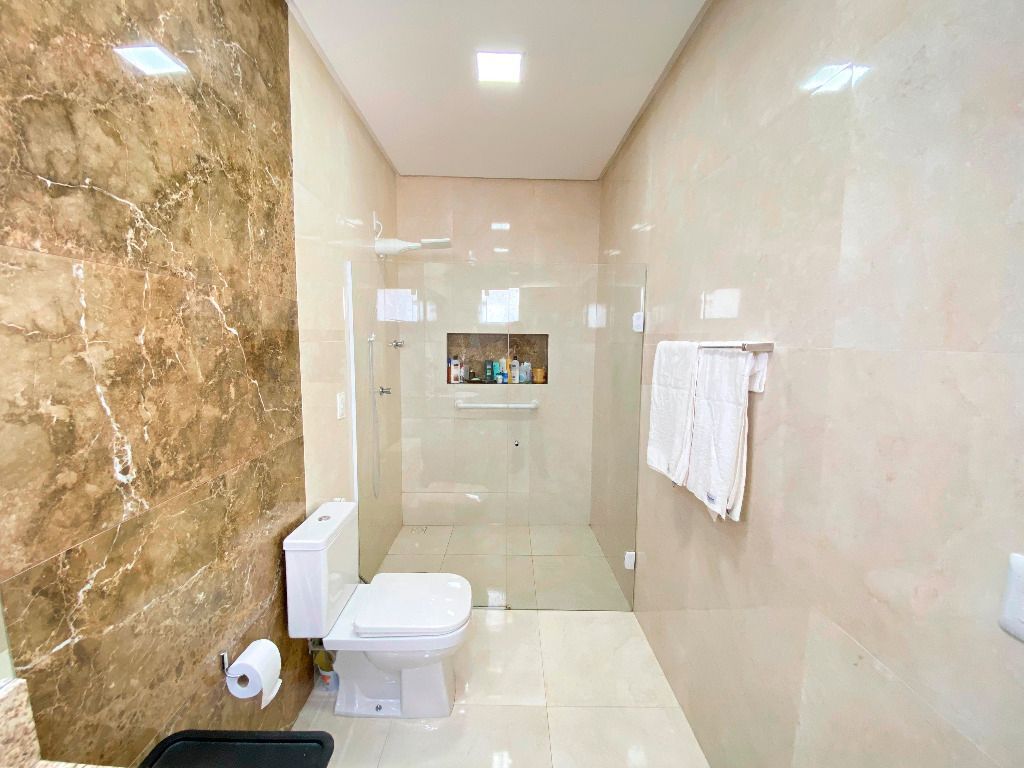 Casa com 4 quartos à venda, 460 m² por R$ 1.400.000 - Condomínio Morada Nobre - Garanhuns/PE