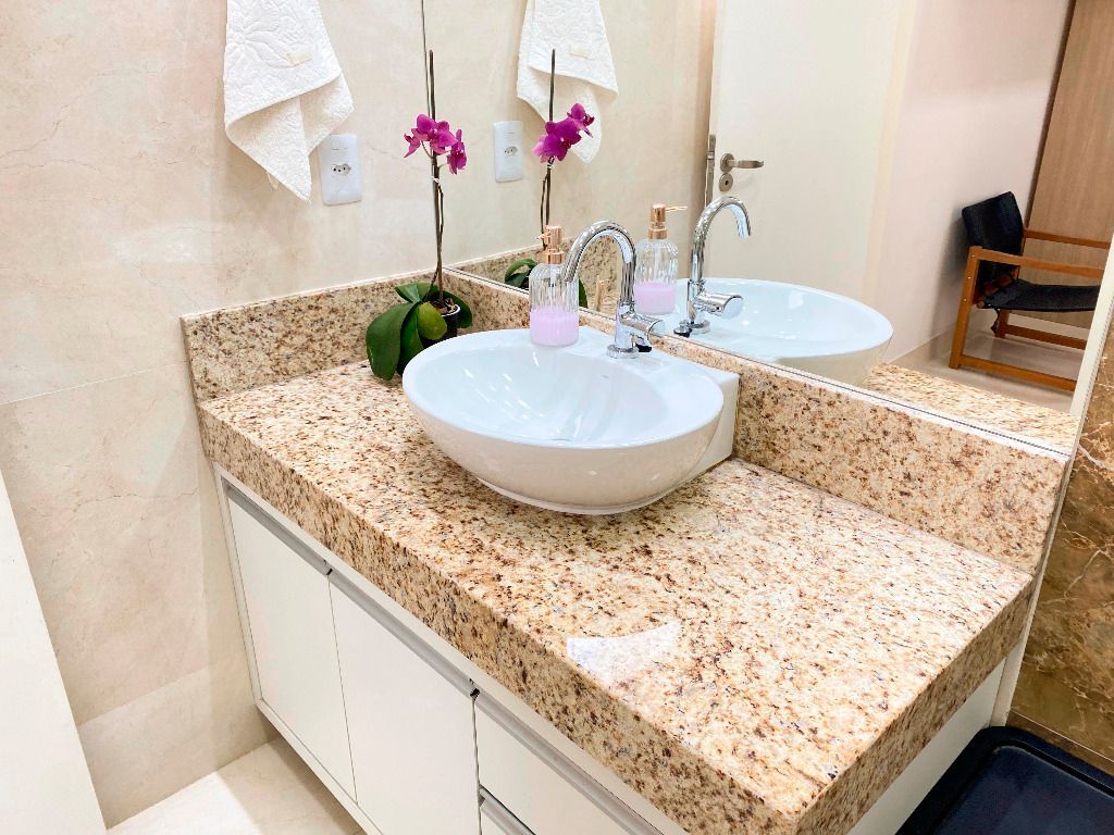 Casa com 4 quartos à venda, 460 m² por R$ 1.400.000 - Condomínio Morada Nobre - Garanhuns/PE